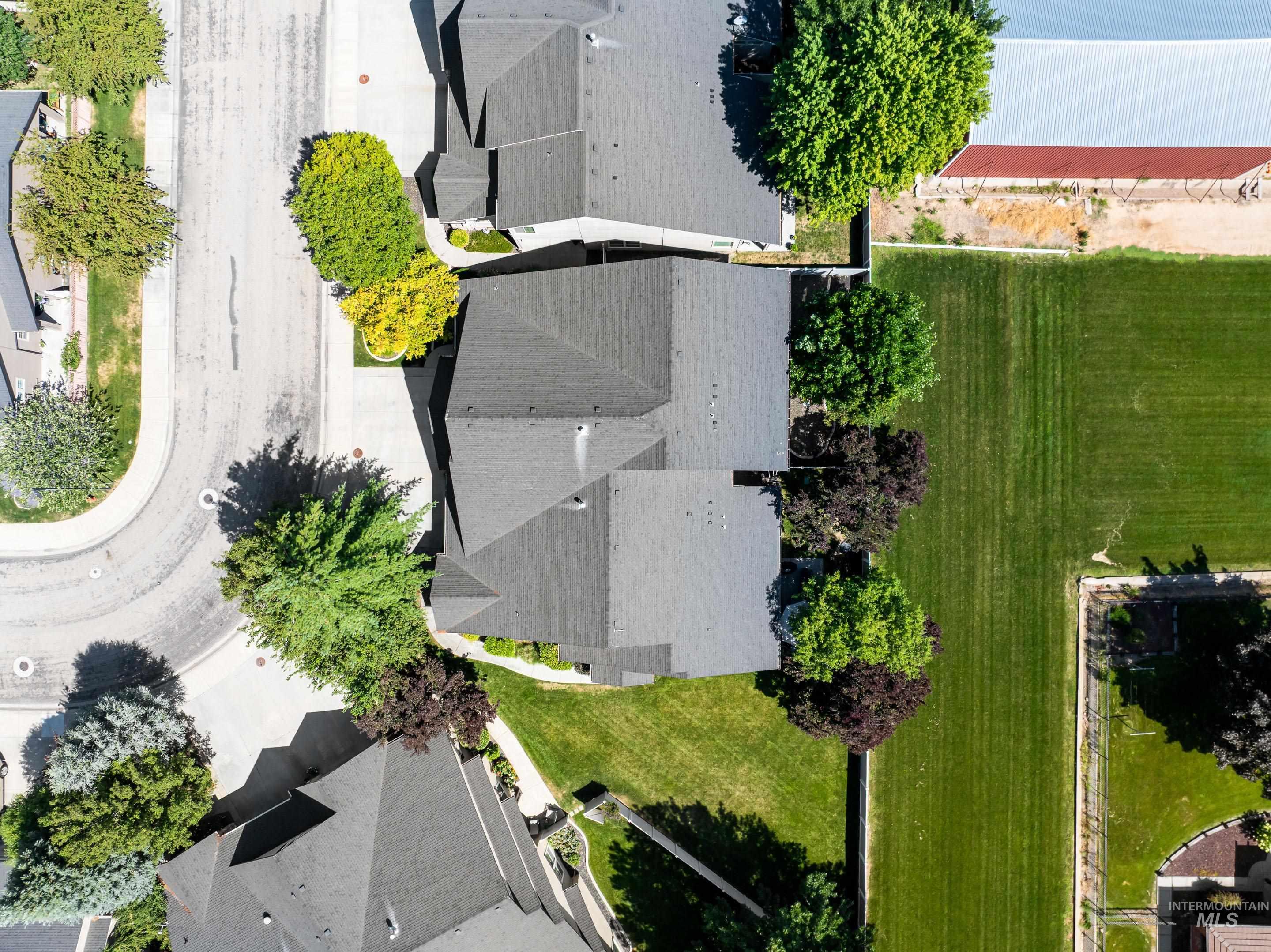 3286 N Gaviola Ave Property Photo 39