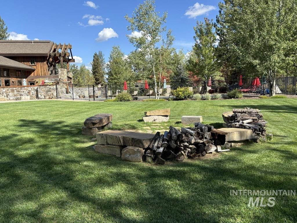 13 Fawnlilly Property Photo 4