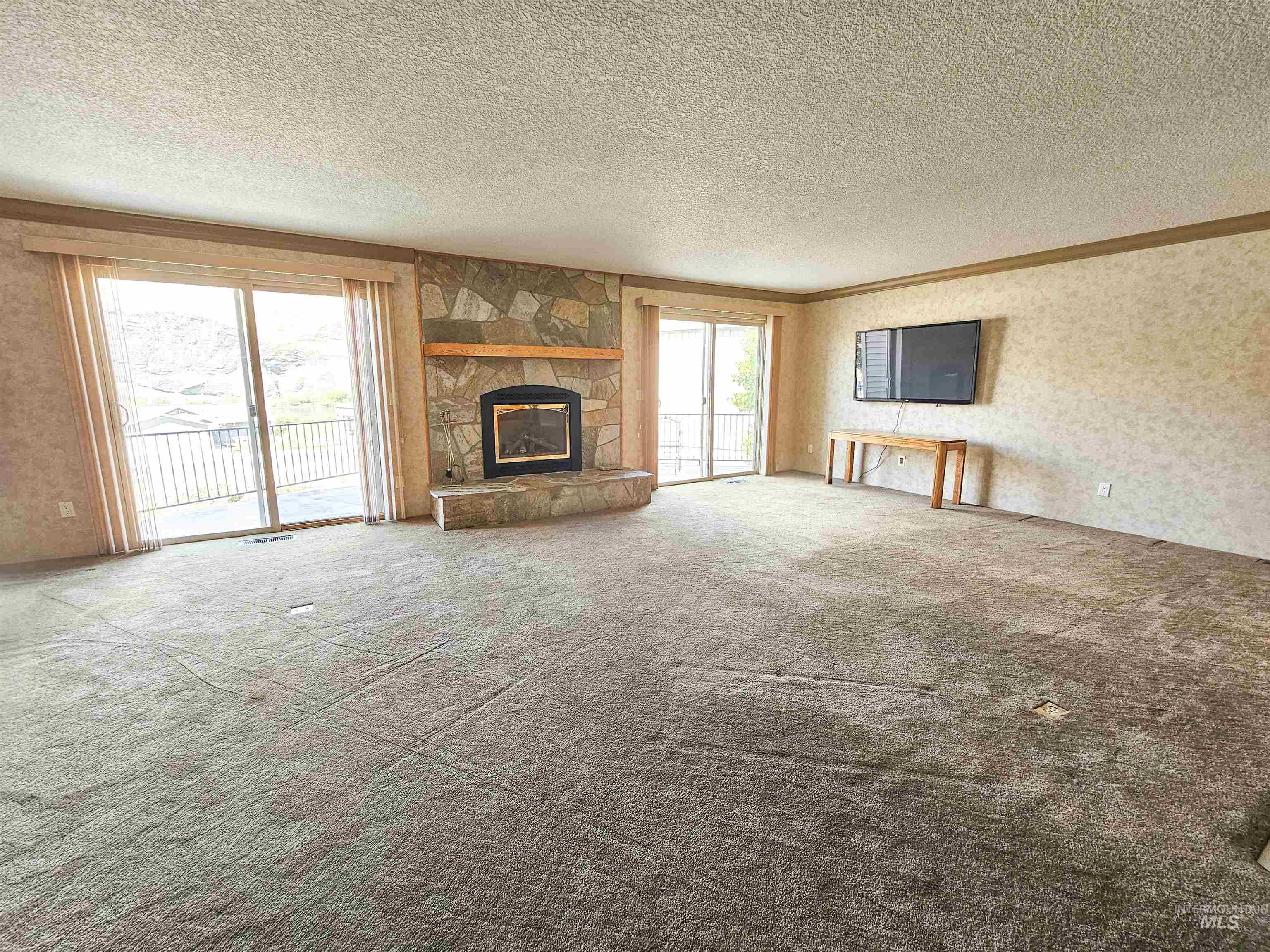 209 Harding St Property Photo 10