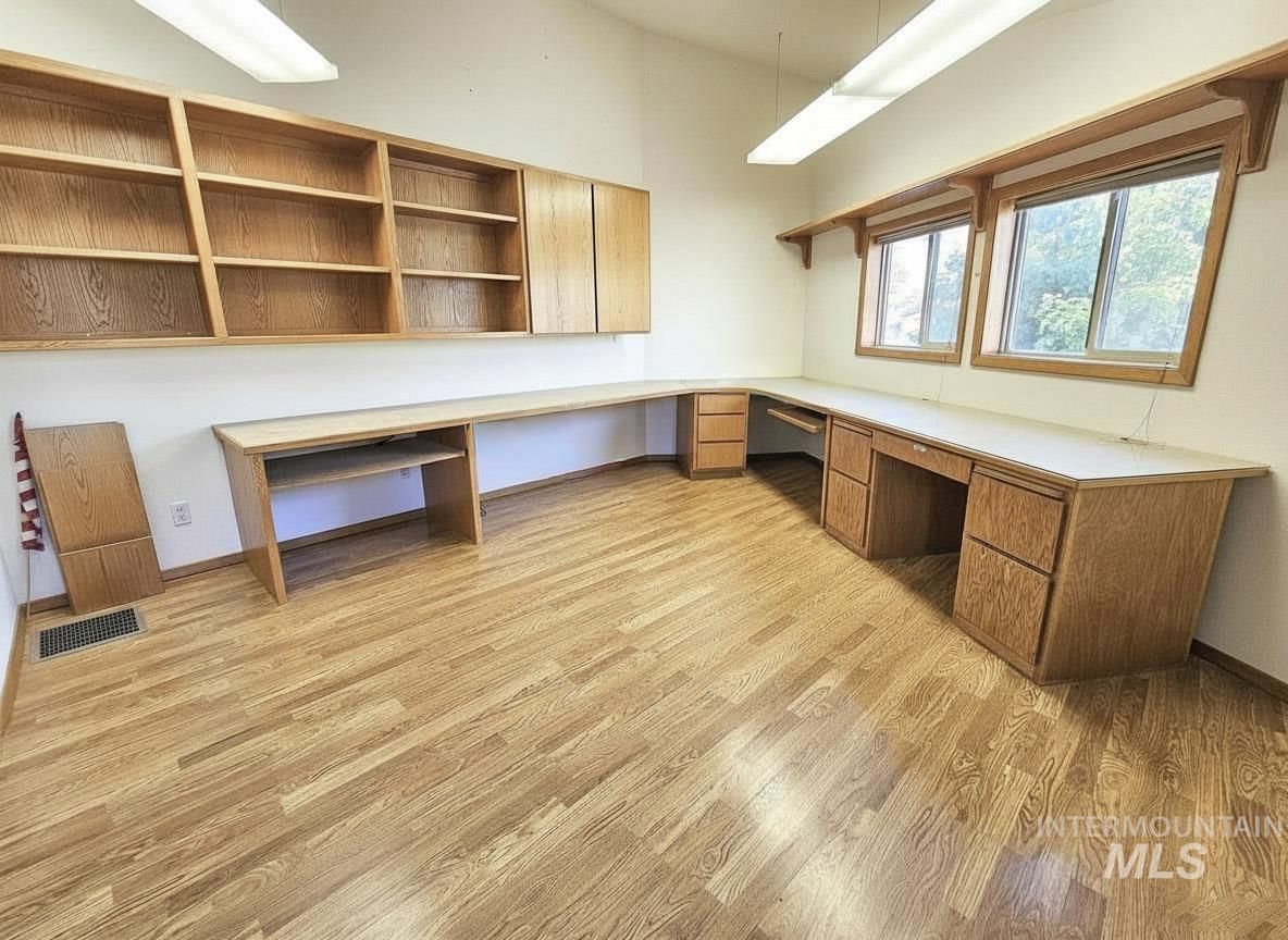 209 Harding St Property Photo 18