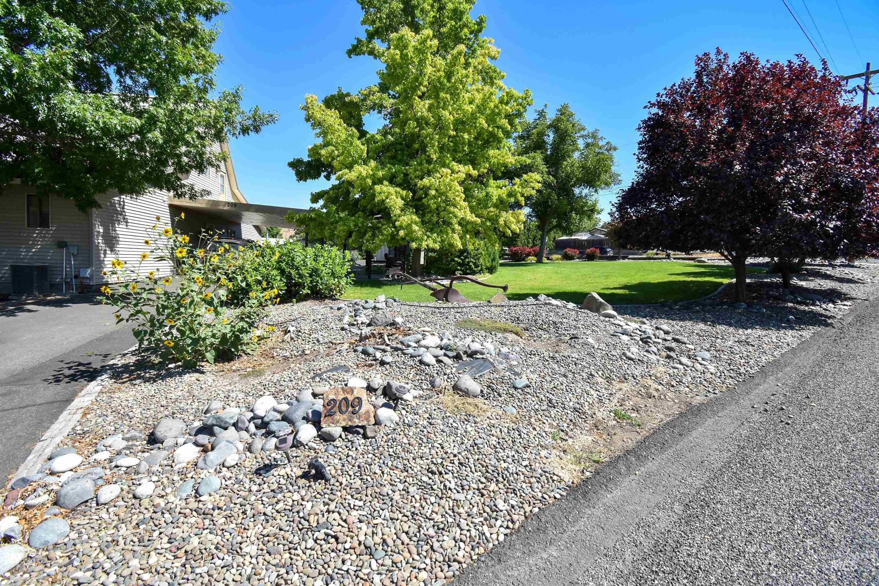 209 Harding St Property Photo 39
