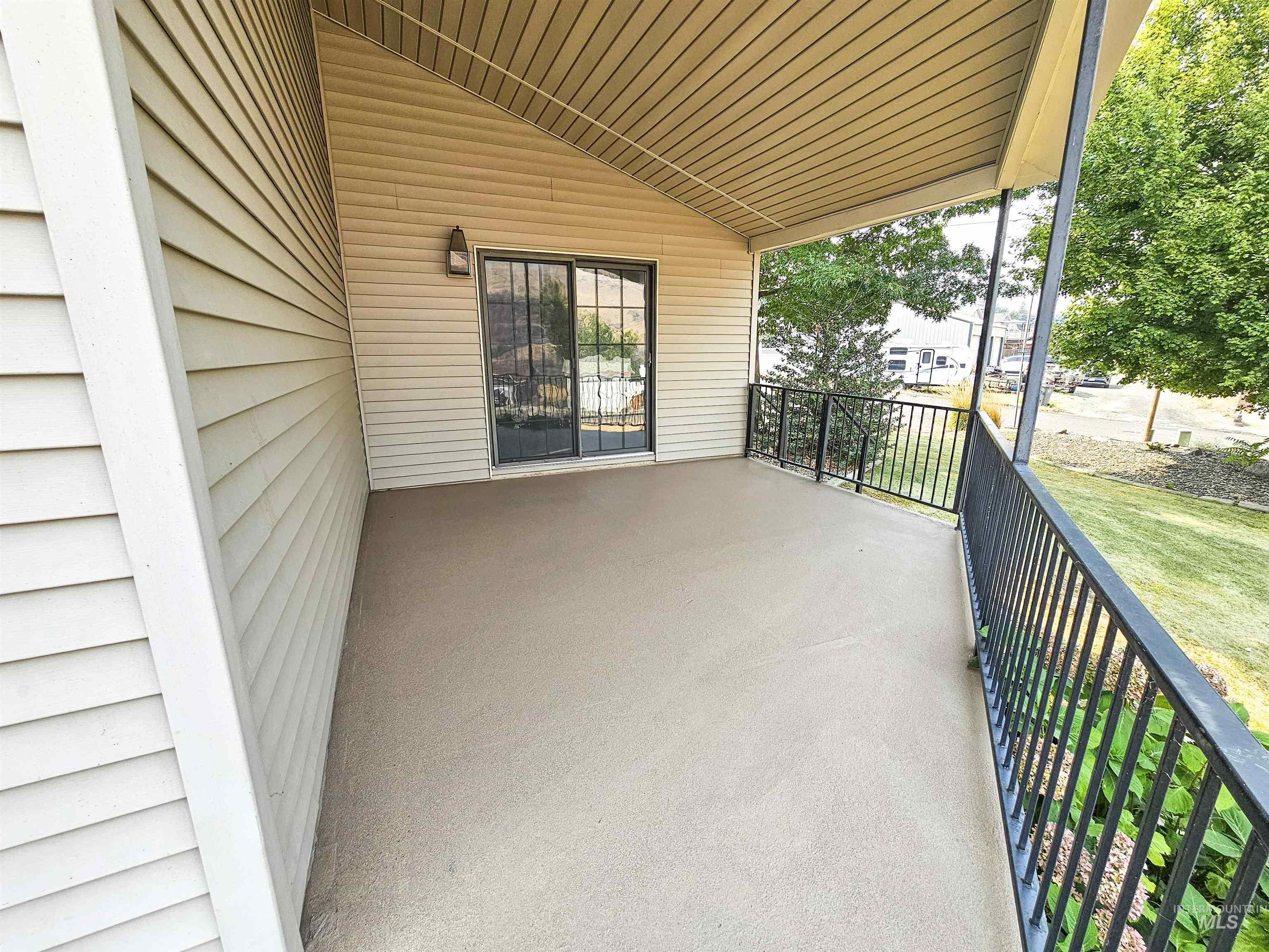 209 Harding St Property Photo 43
