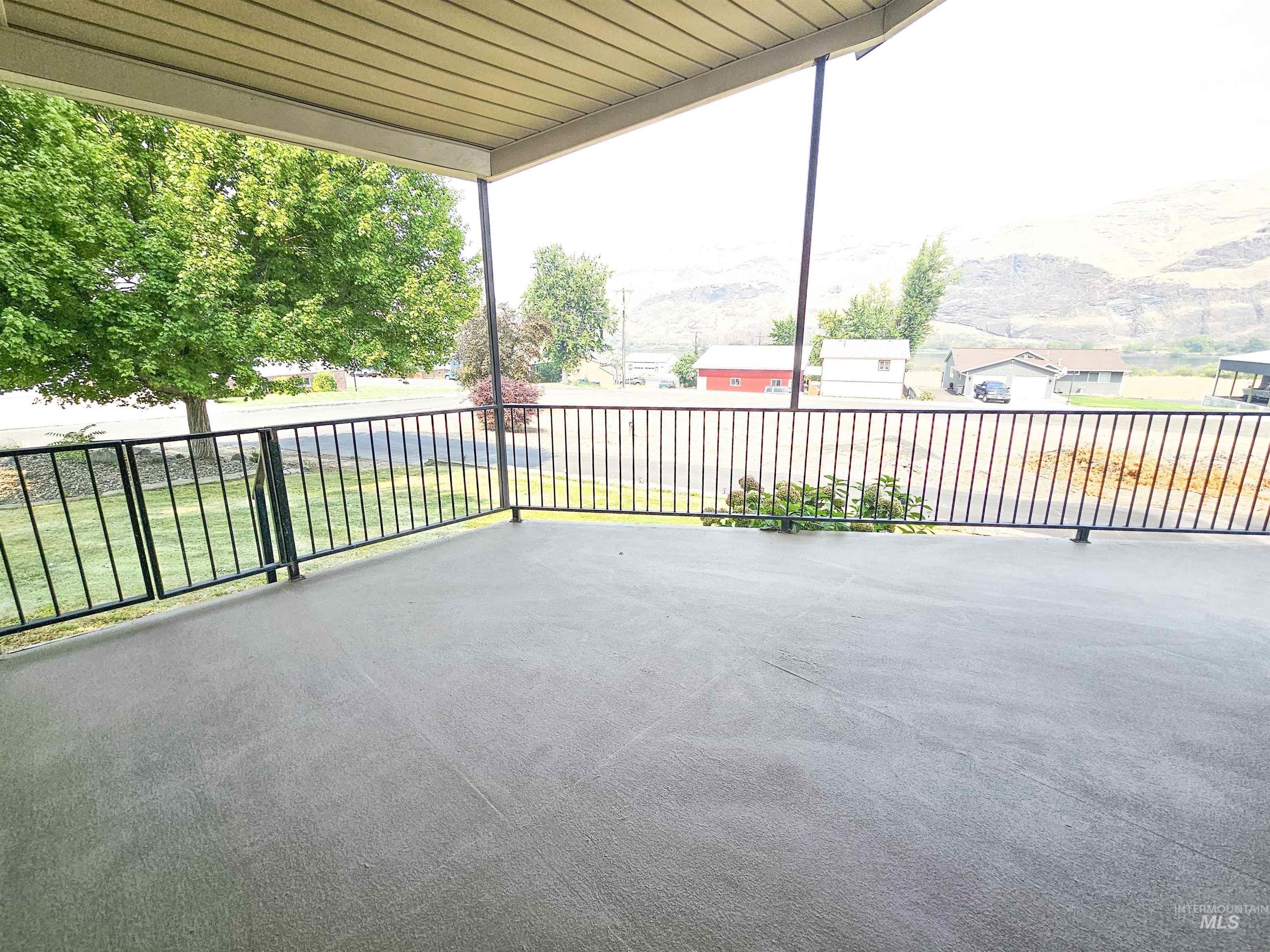 209 Harding St Property Photo 45