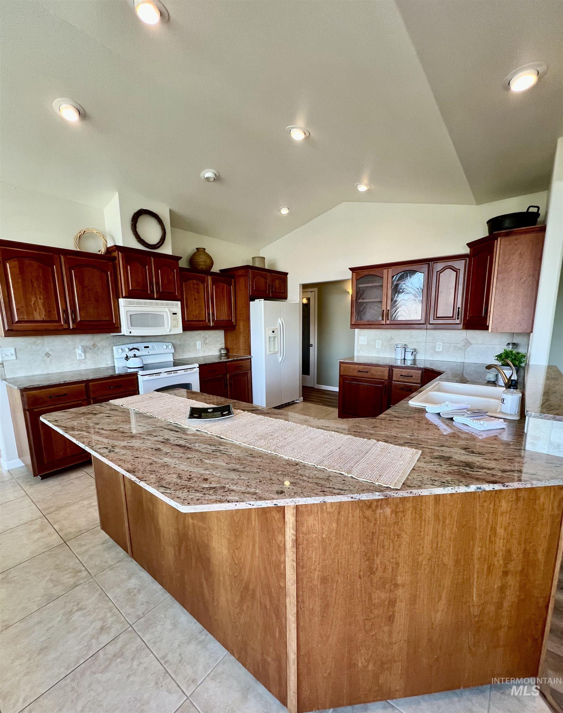 468 Crestline Circle Drive Property Photo 7