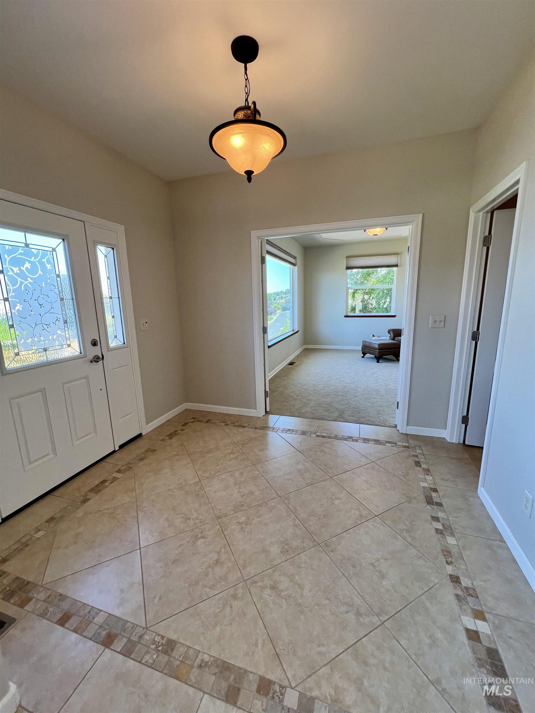 468 Crestline Circle Drive Property Photo 11