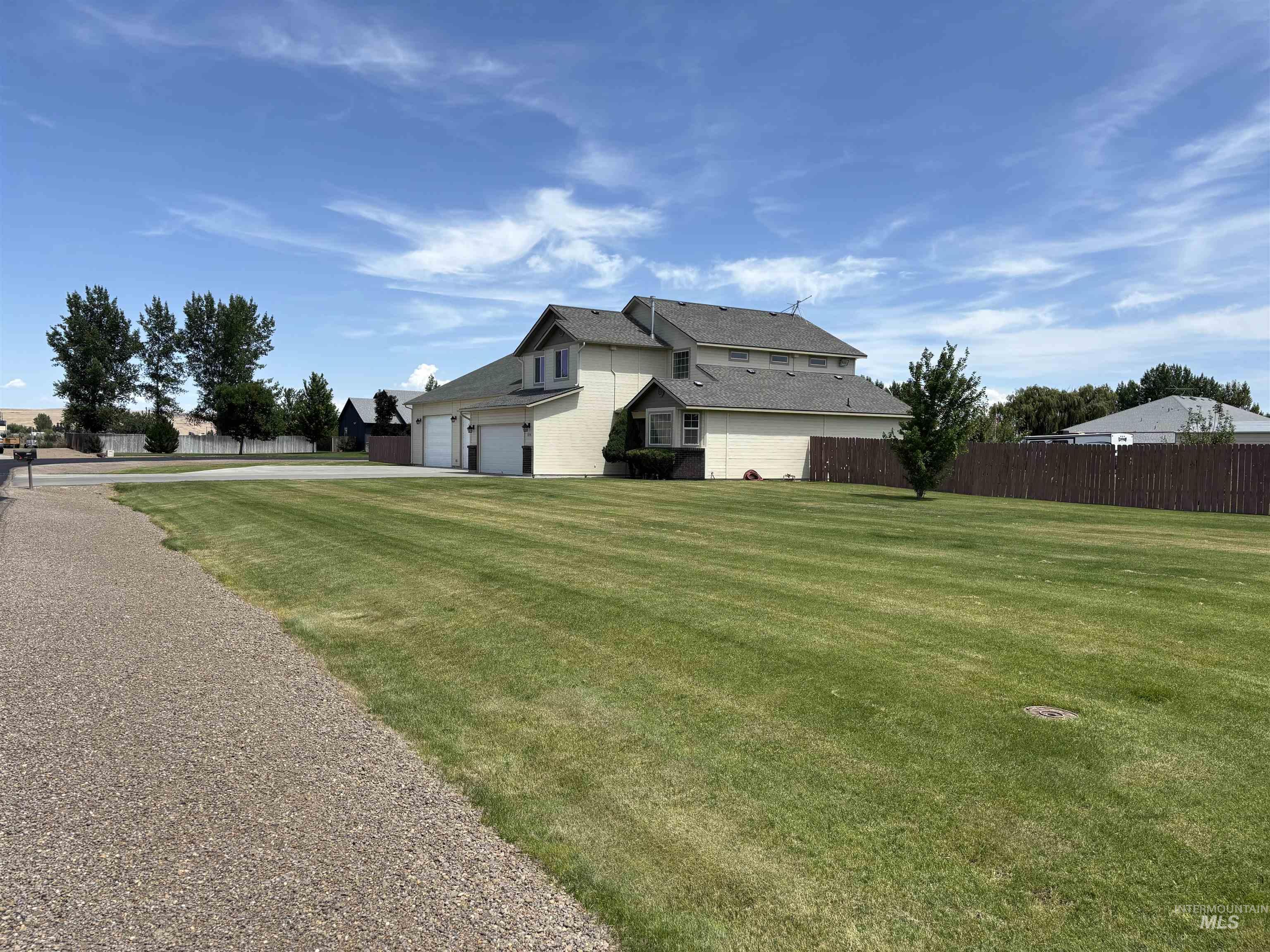 1190 Nw Bluegrass Cr Property Photo 6