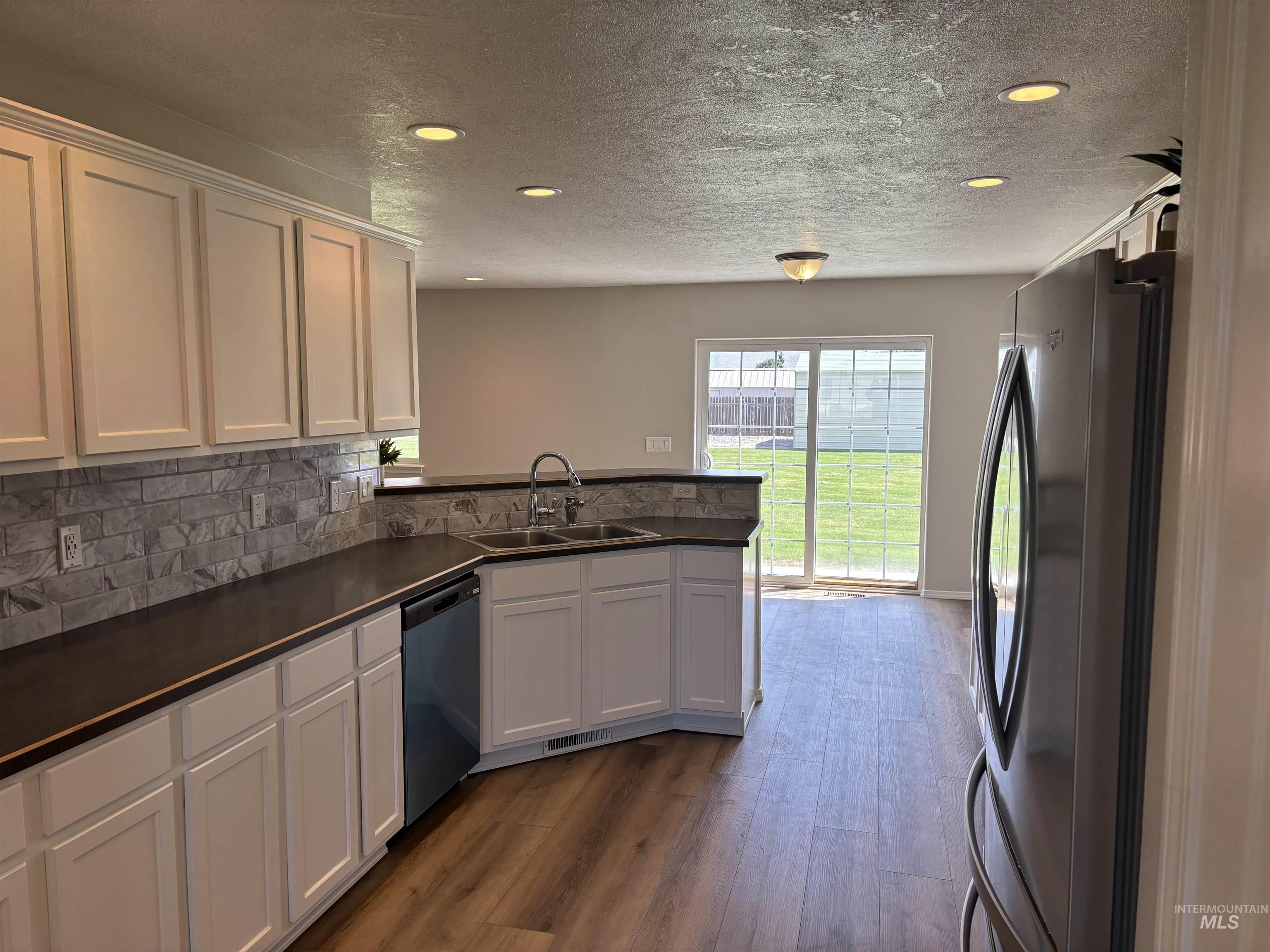 1190 Nw Bluegrass Cr Property Photo 7