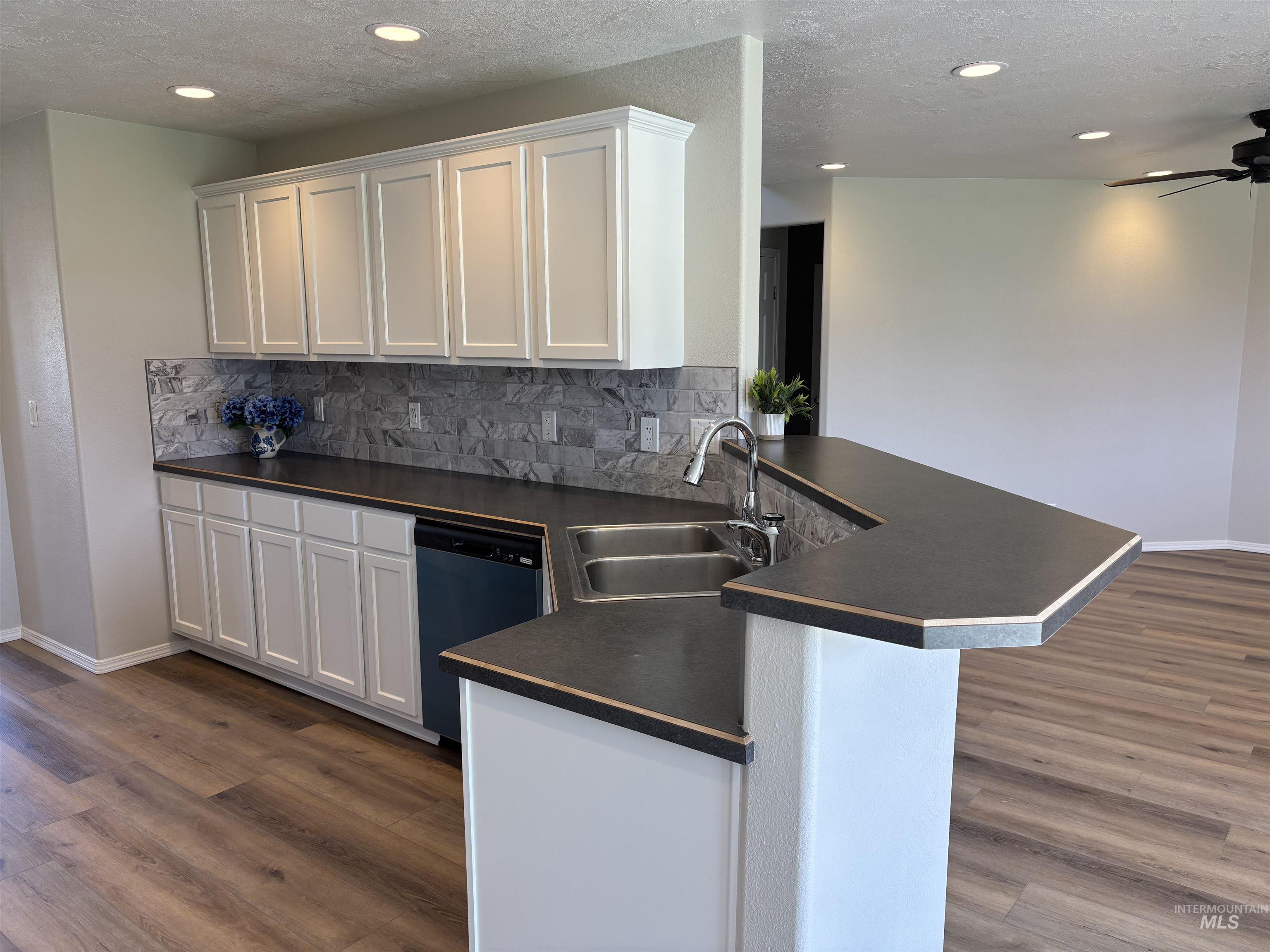 1190 Nw Bluegrass Cr Property Photo 10