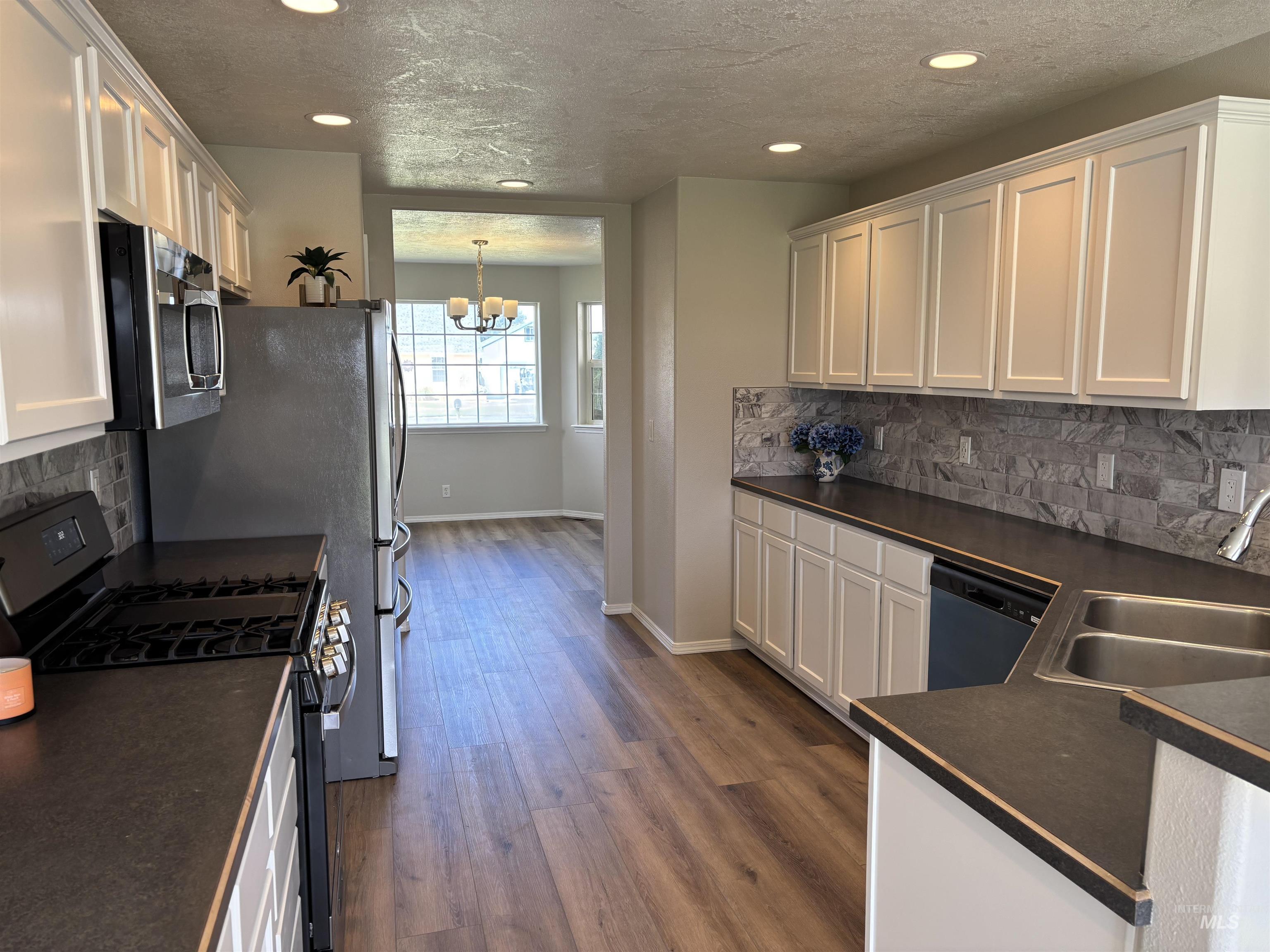 1190 Nw Bluegrass Cr Property Photo 11