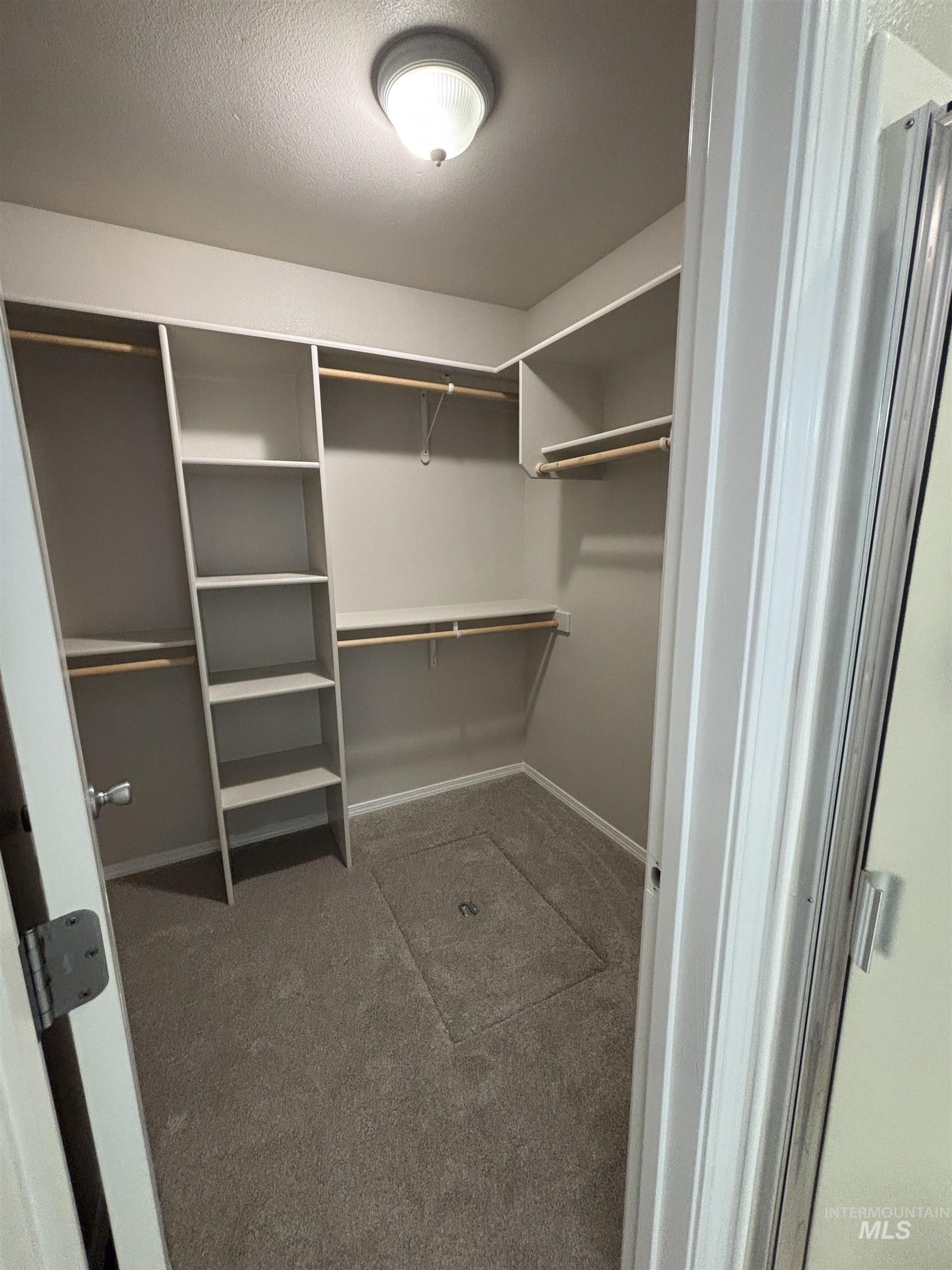 1190 Nw Bluegrass Cr Property Photo 25