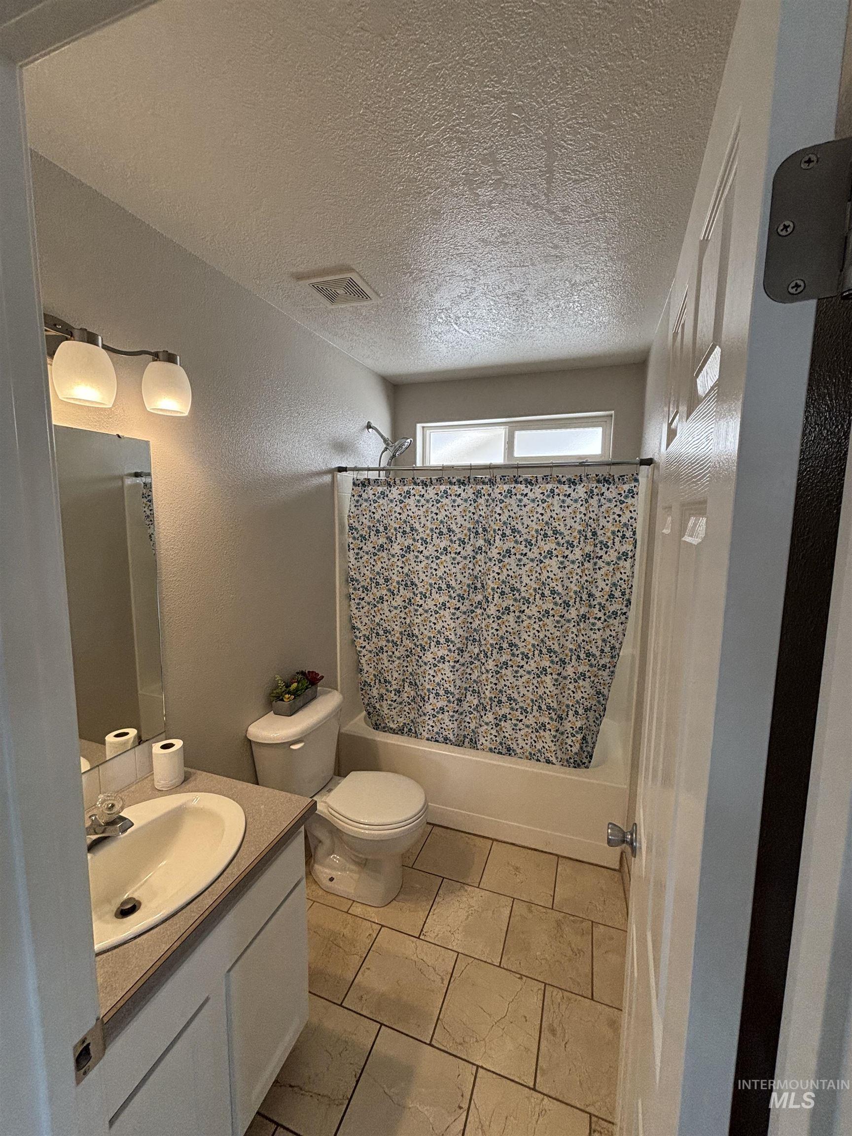 1190 Nw Bluegrass Cr Property Photo 29