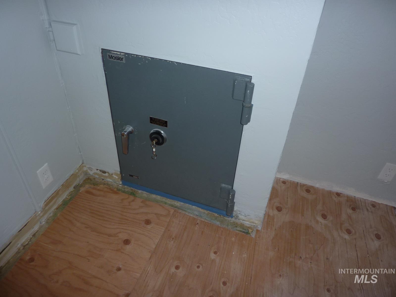 1031 21st Street Property Photo 6