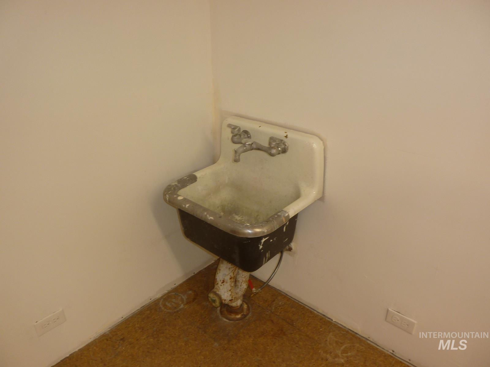 1031 21st Street Property Photo 17