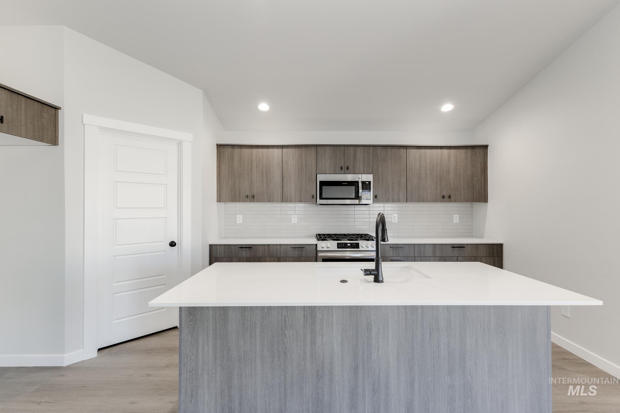 10532 W Tinder St Property Photo 4