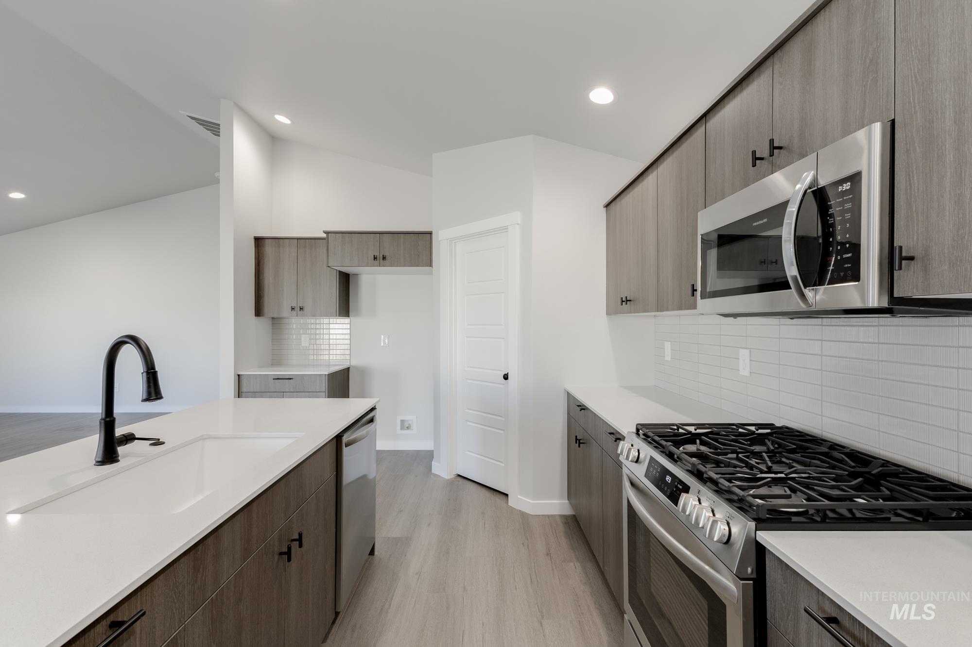 10532 W Tinder St Property Photo 6