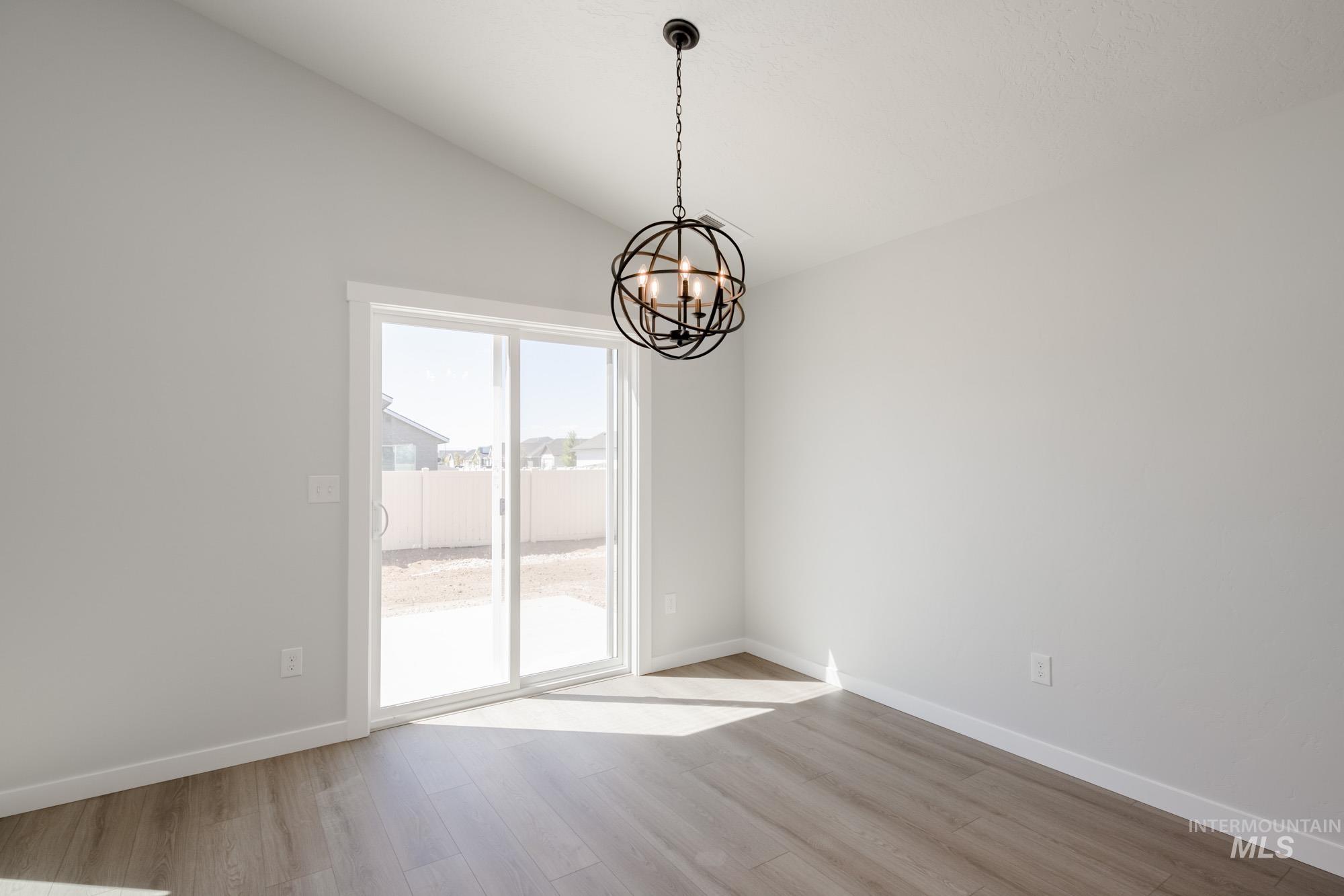 9147 W White Jasmine Ct Property Photo 6