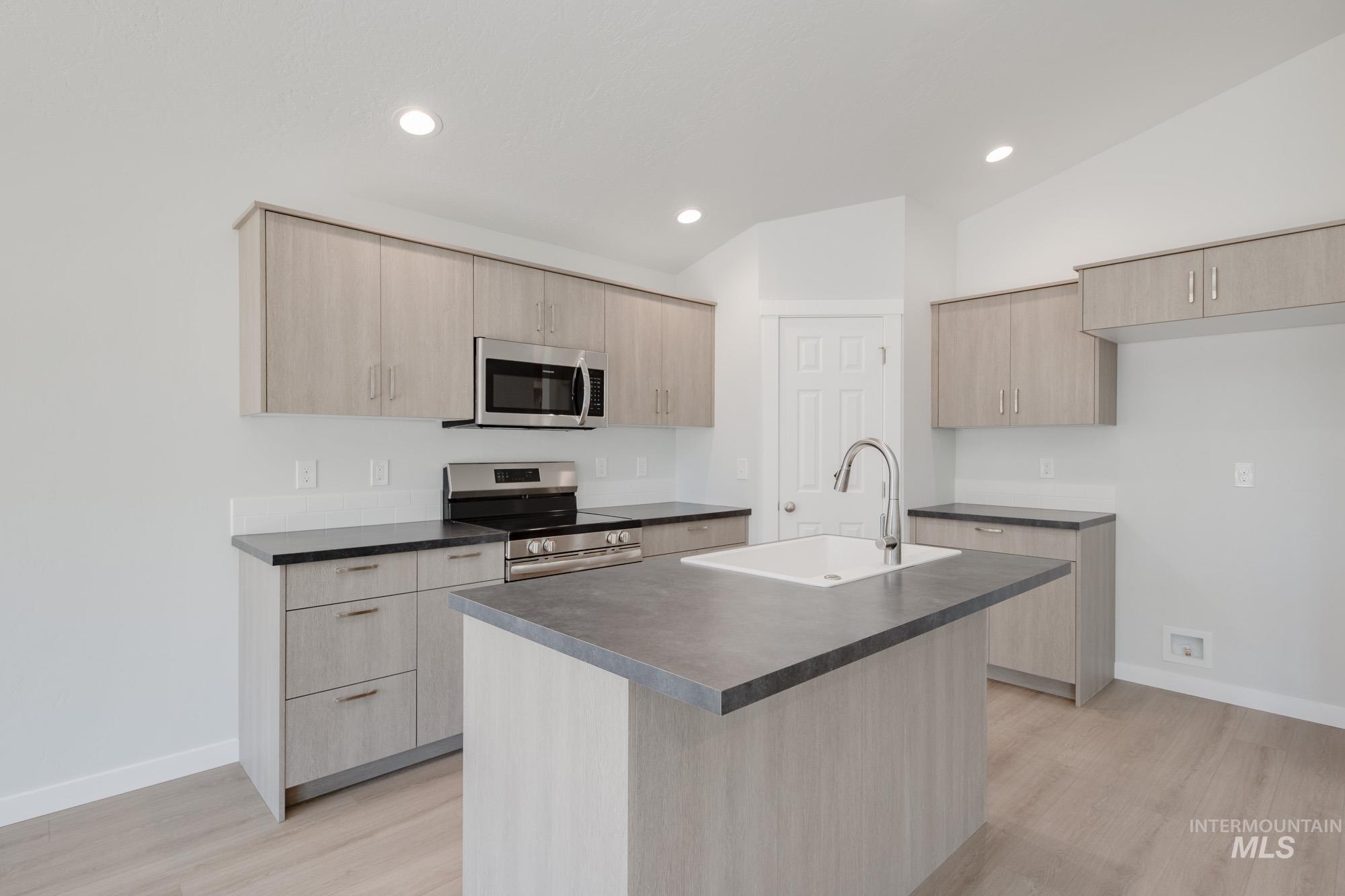 9147 W White Jasmine Ct Property Photo 10