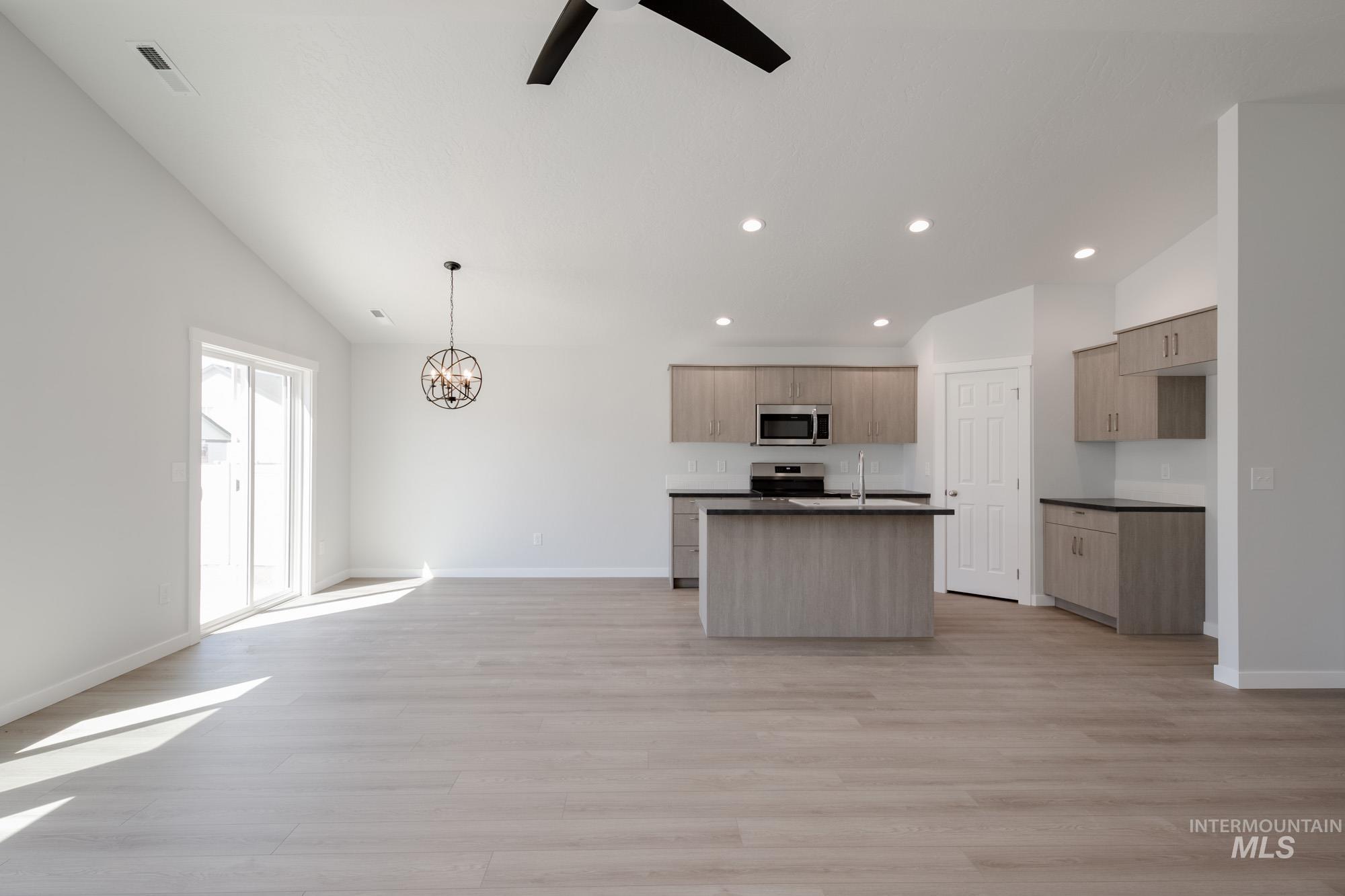 9147 W White Jasmine Ct Property Photo 13