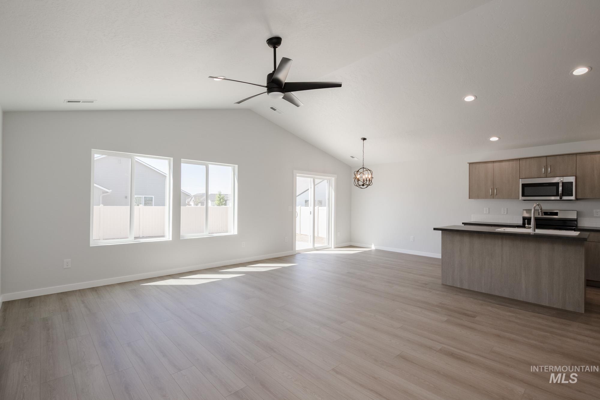 9147 W White Jasmine Ct Property Photo 14