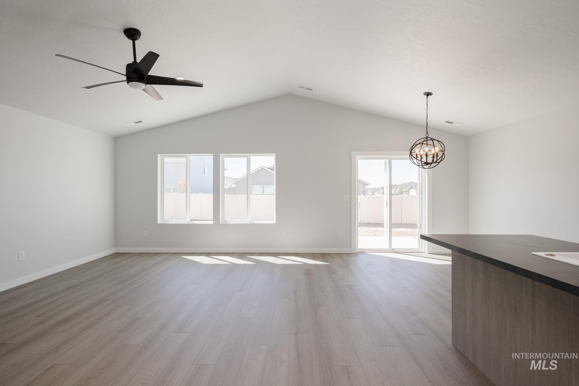 9147 W White Jasmine Ct Property Photo 15