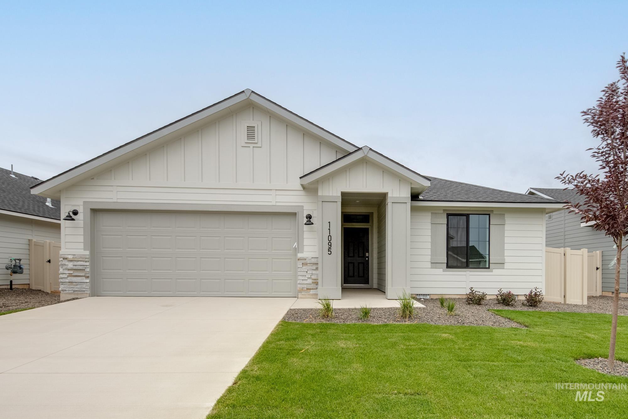 11095 Noble Dr Property Photo 1