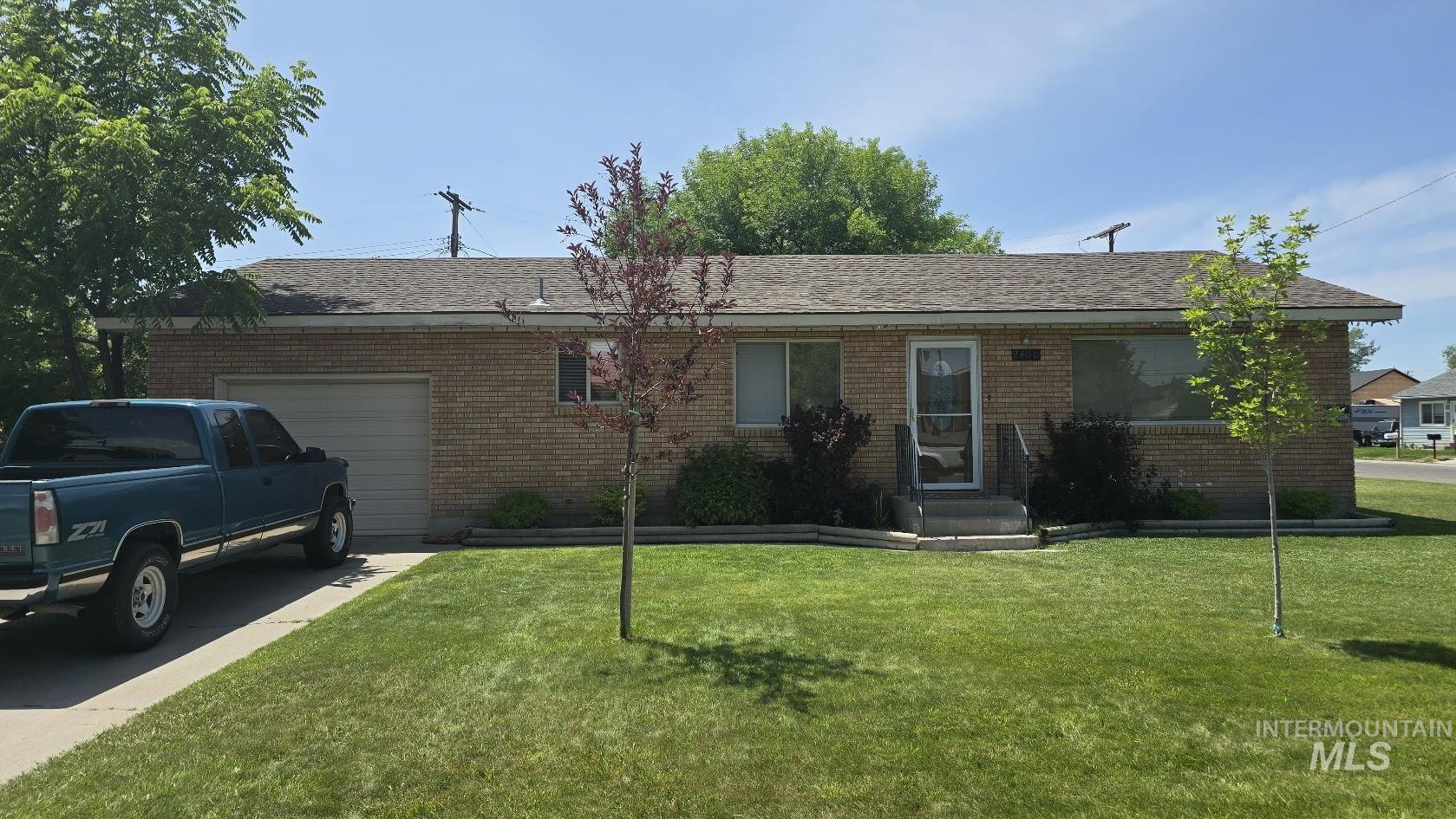 2400 Normal Property Photo 1