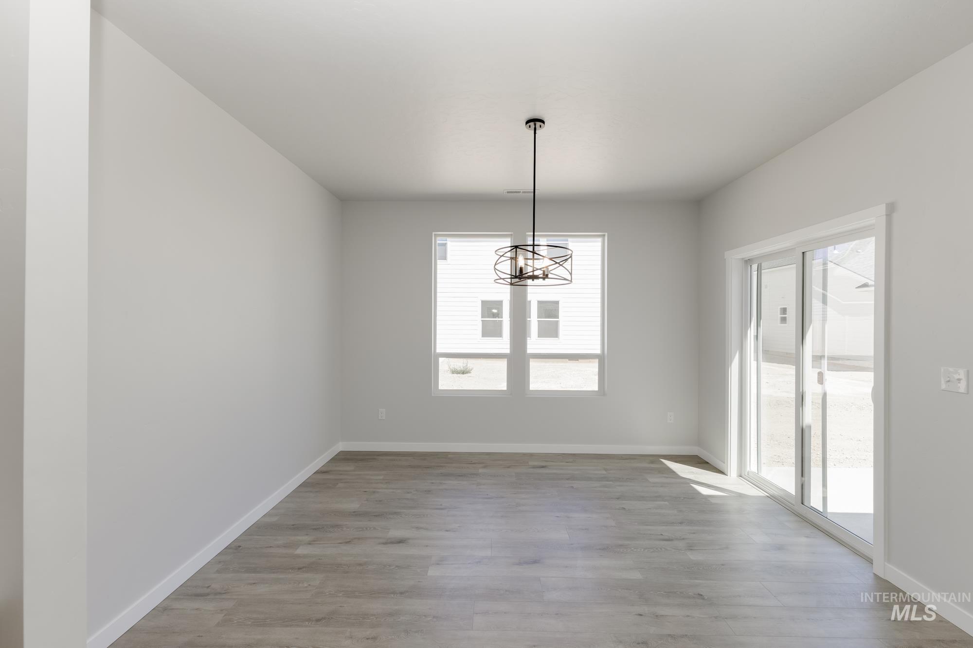 684 W Striped Owl St Property Photo 7