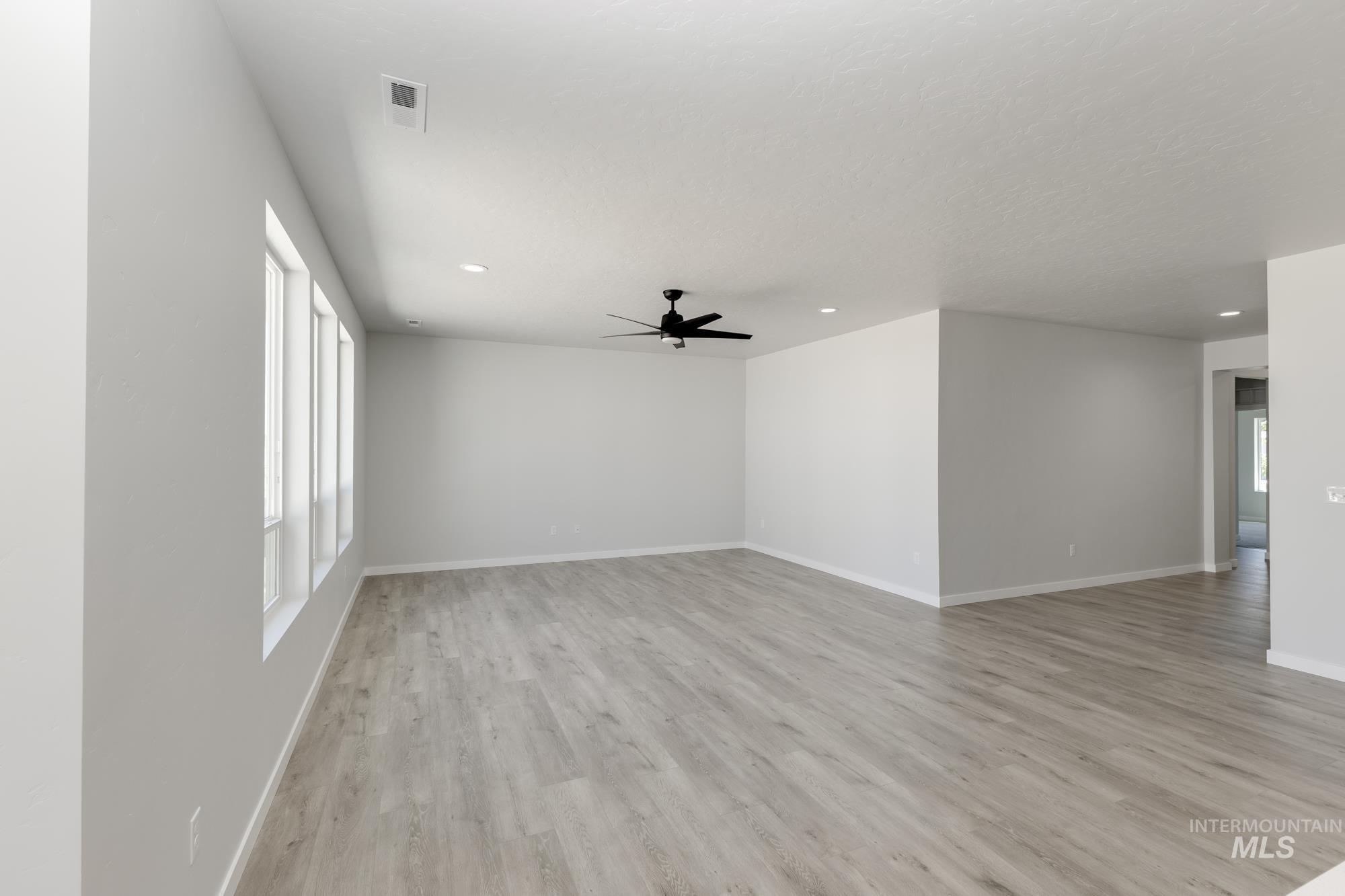 684 W Striped Owl St Property Photo 9