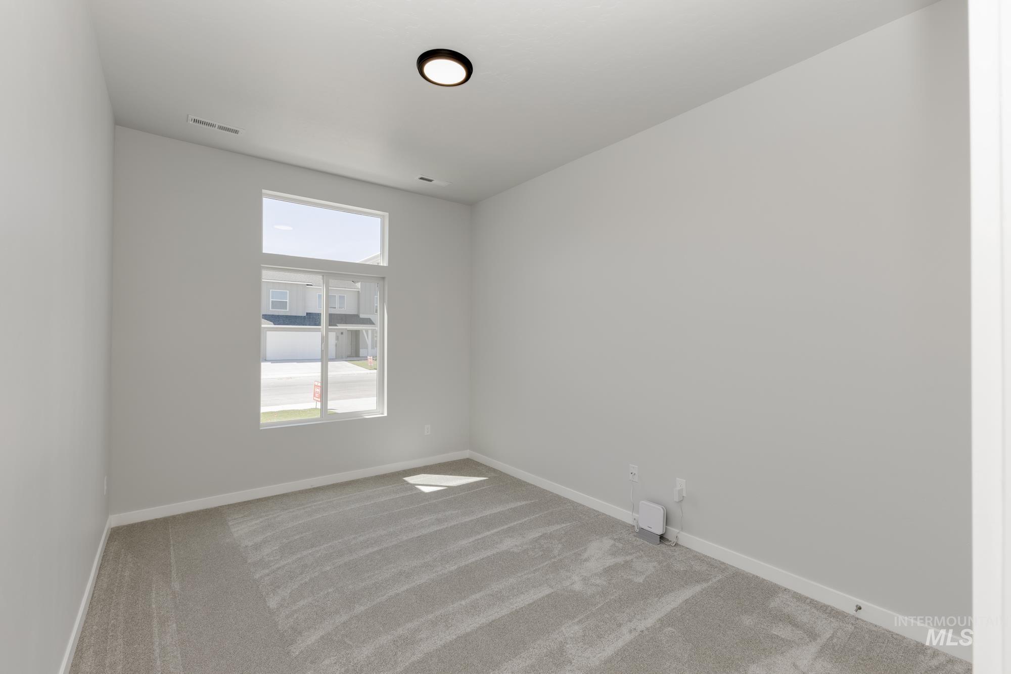 684 W Striped Owl St Property Photo 14