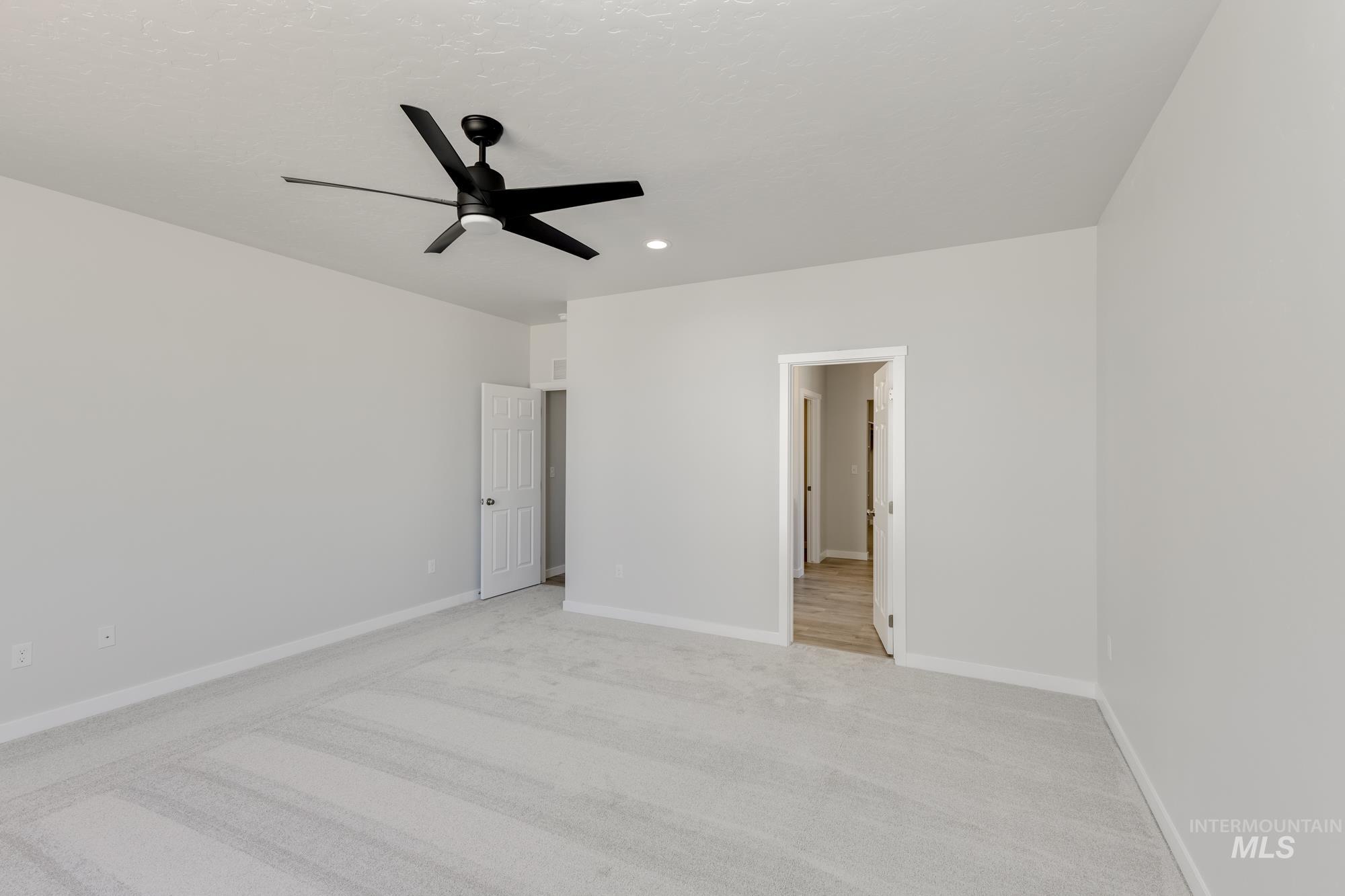 684 W Striped Owl St Property Photo 17