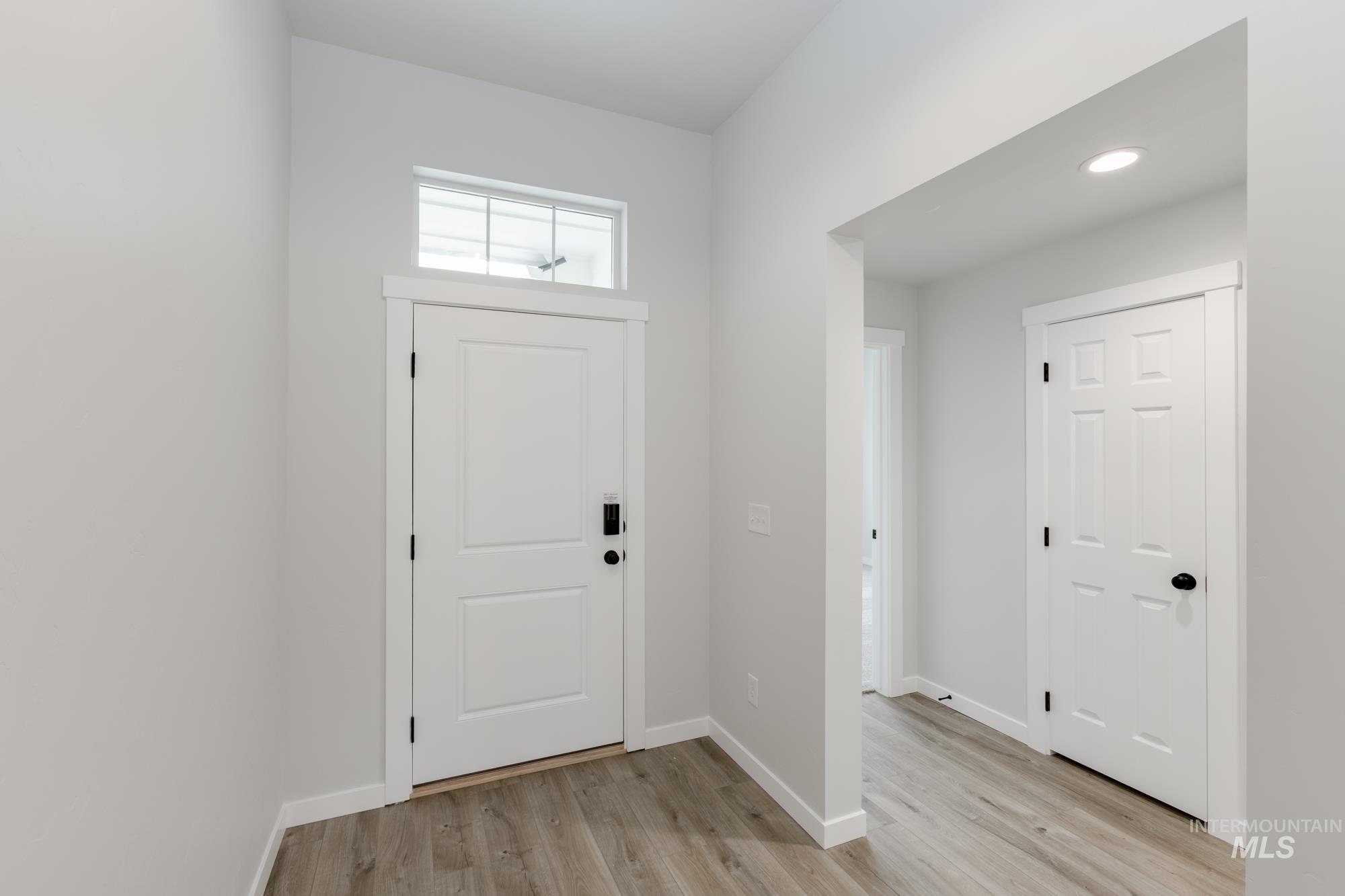 2319 W Opalite Dr Property Photo 3