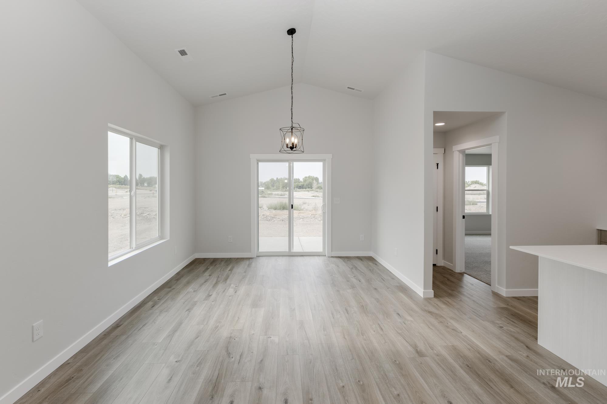 2319 W Opalite Dr Property Photo 7