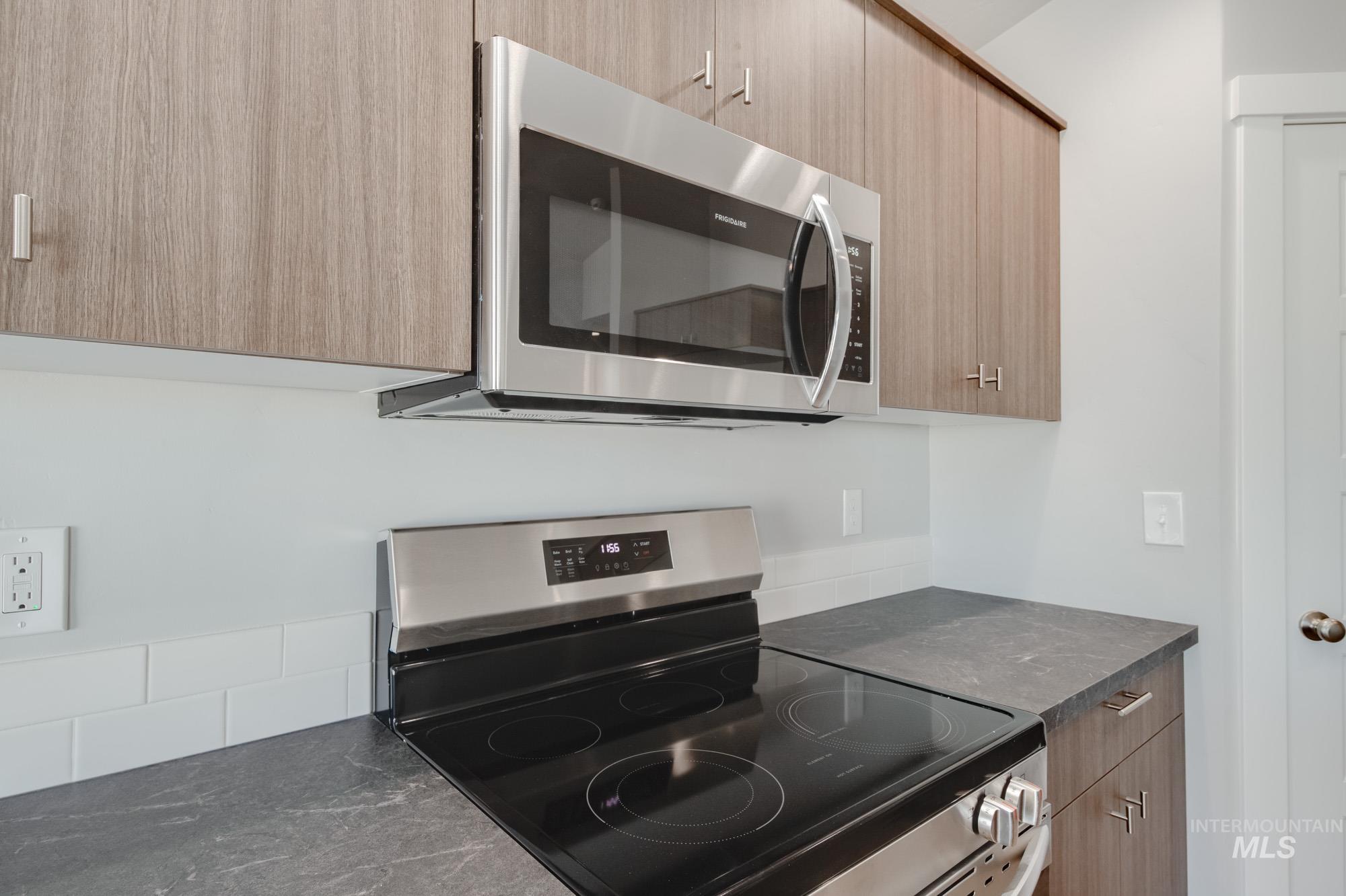 3408 W Morere Dr Property Photo 5