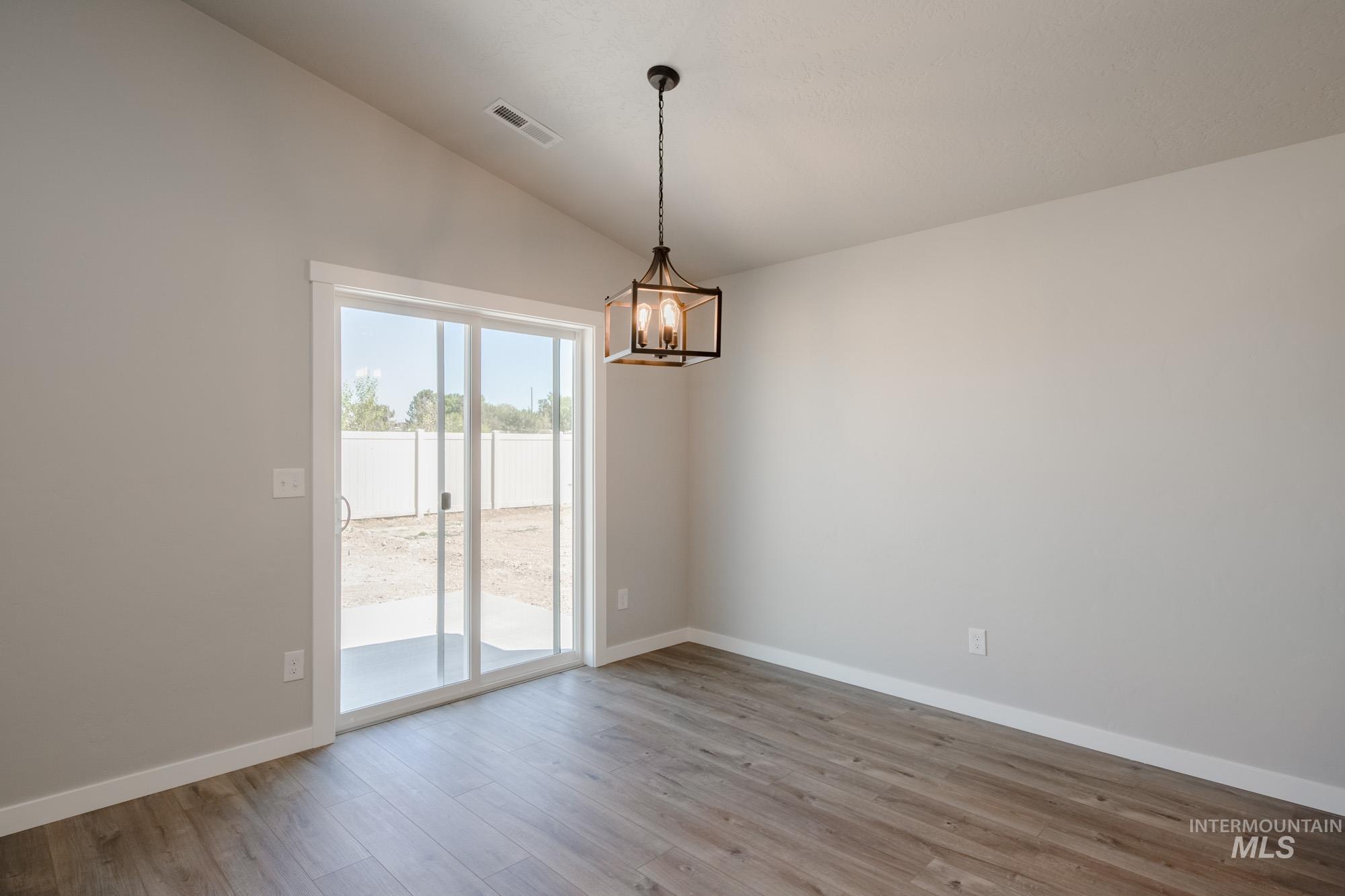 3408 W Morere Dr Property Photo 9