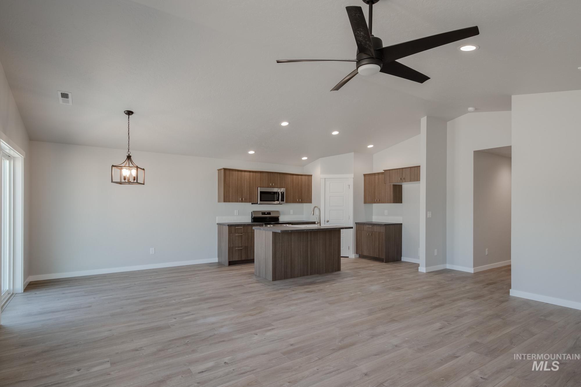 3408 W Morere Dr Property Photo 12