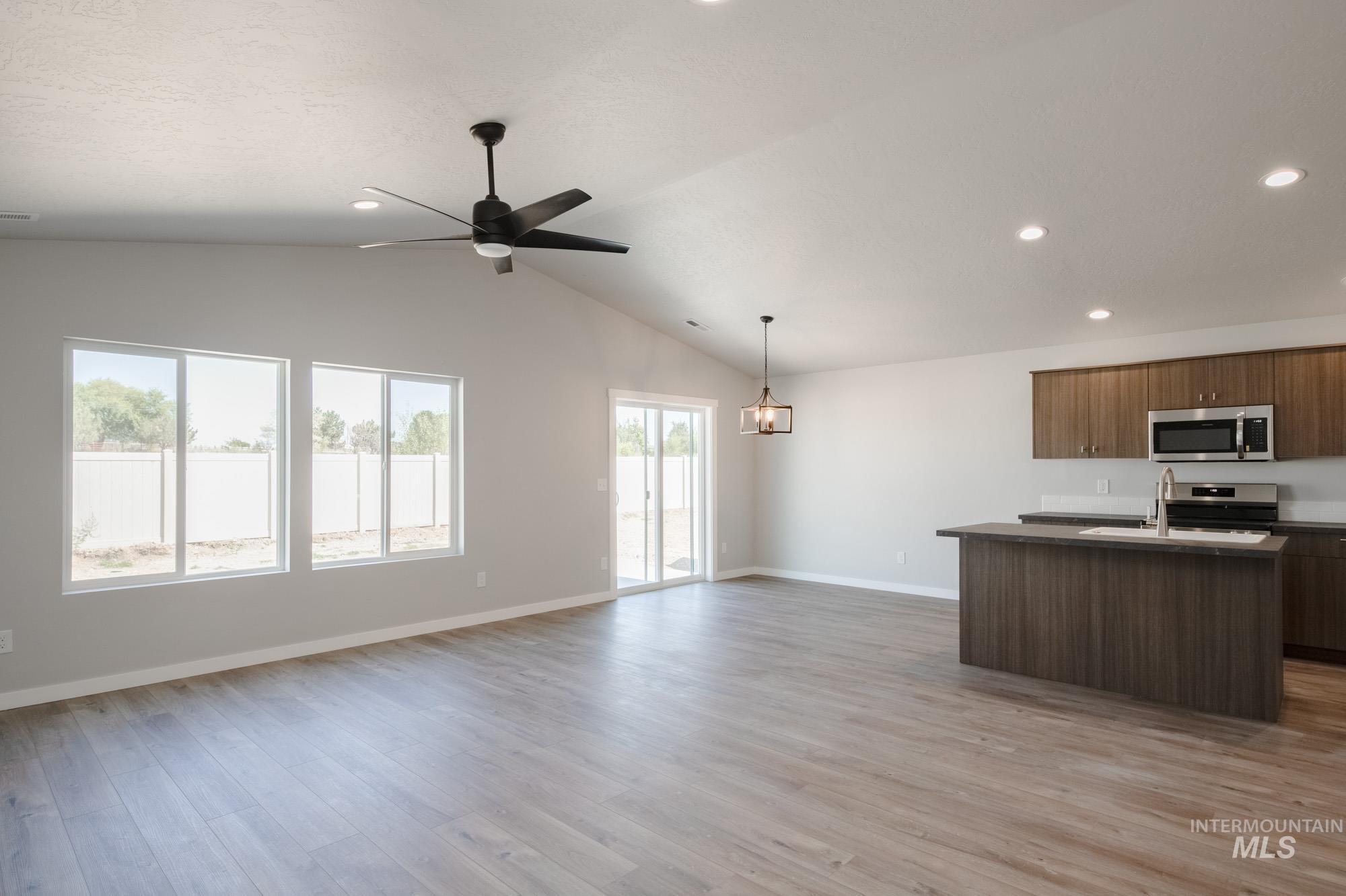 3408 W Morere Dr Property Photo 13