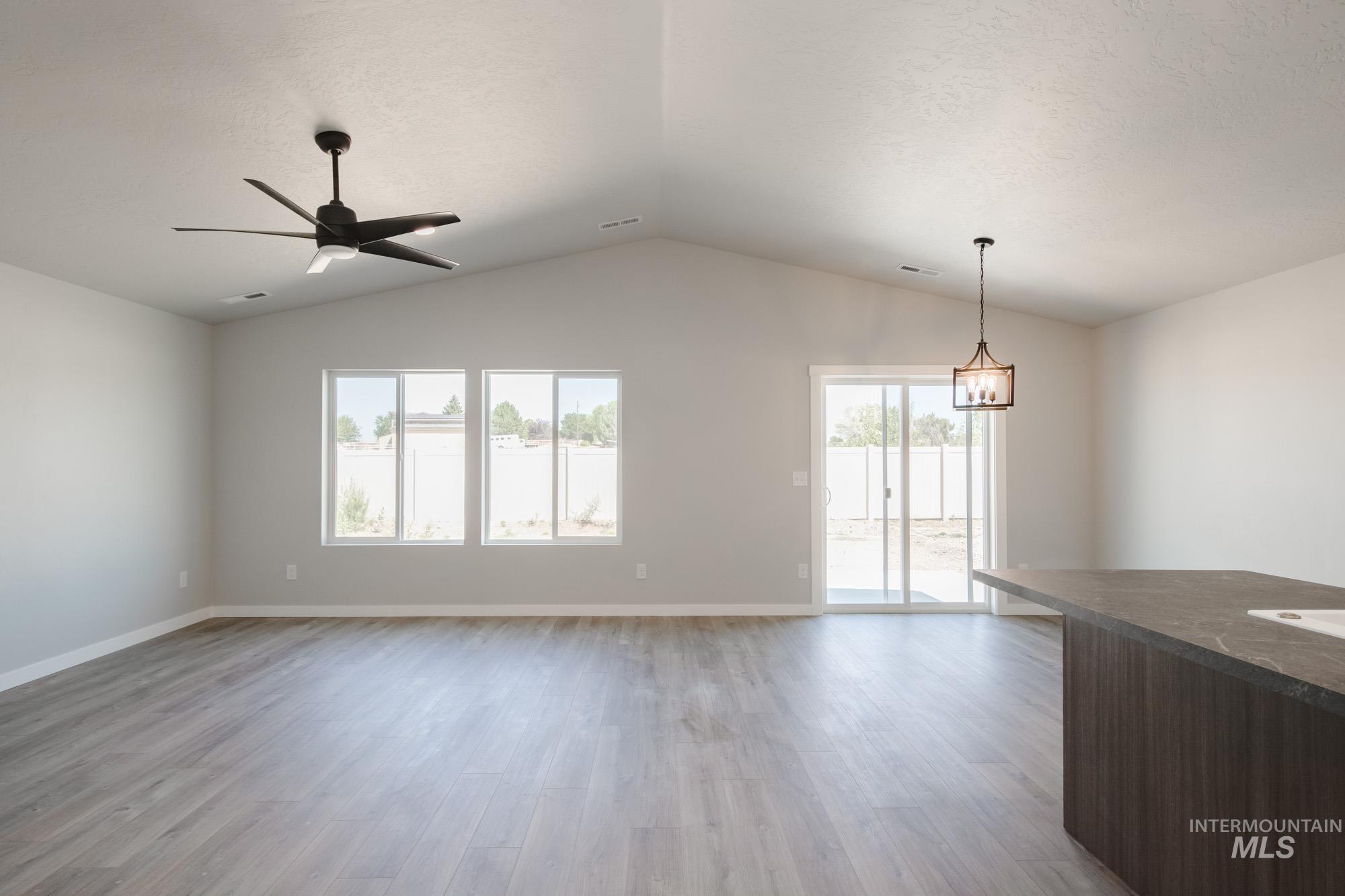 3408 W Morere Dr Property Photo 14