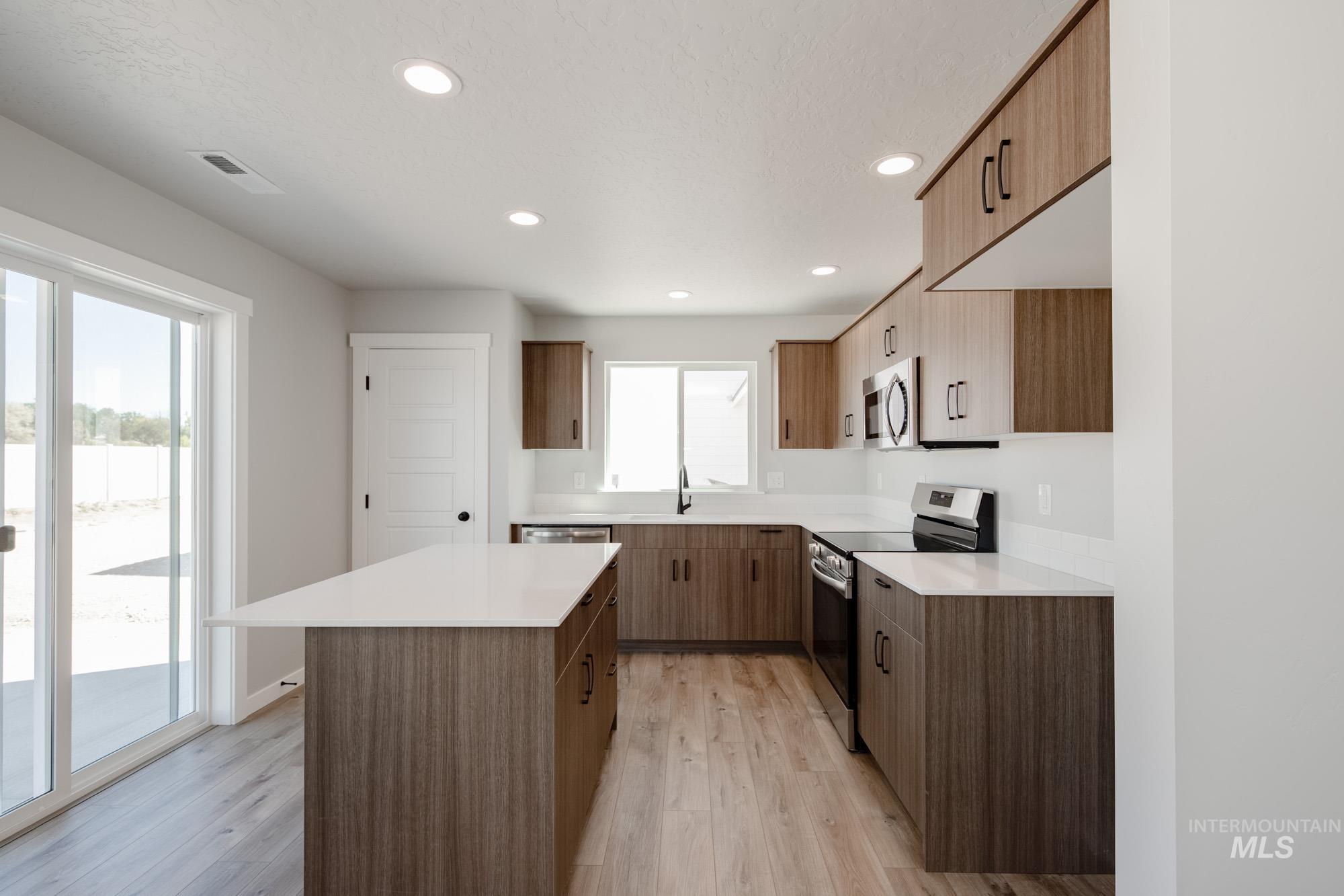 3472 W Morere Dr Property Photo 4