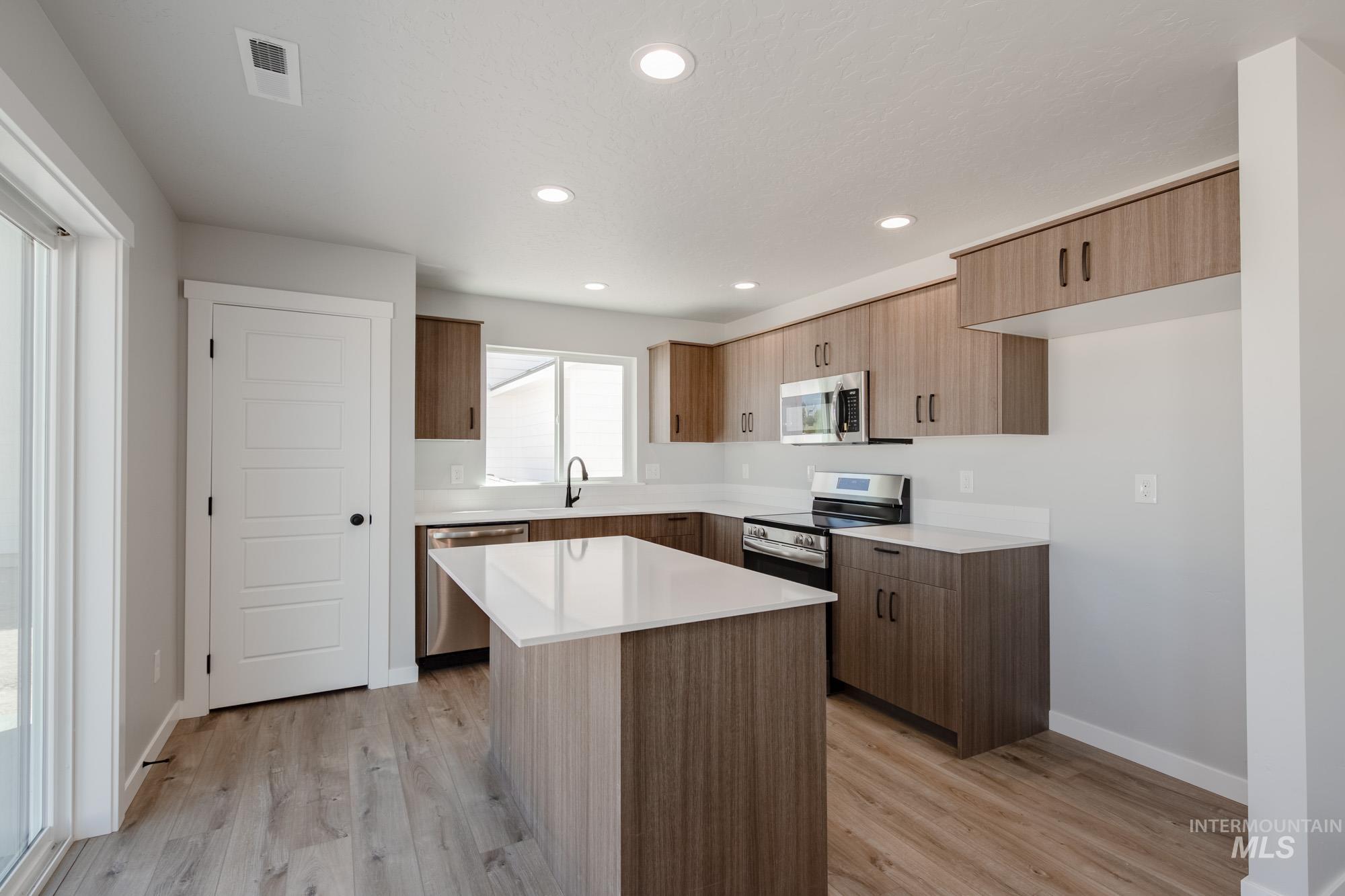 3472 W Morere Dr Property Photo 5