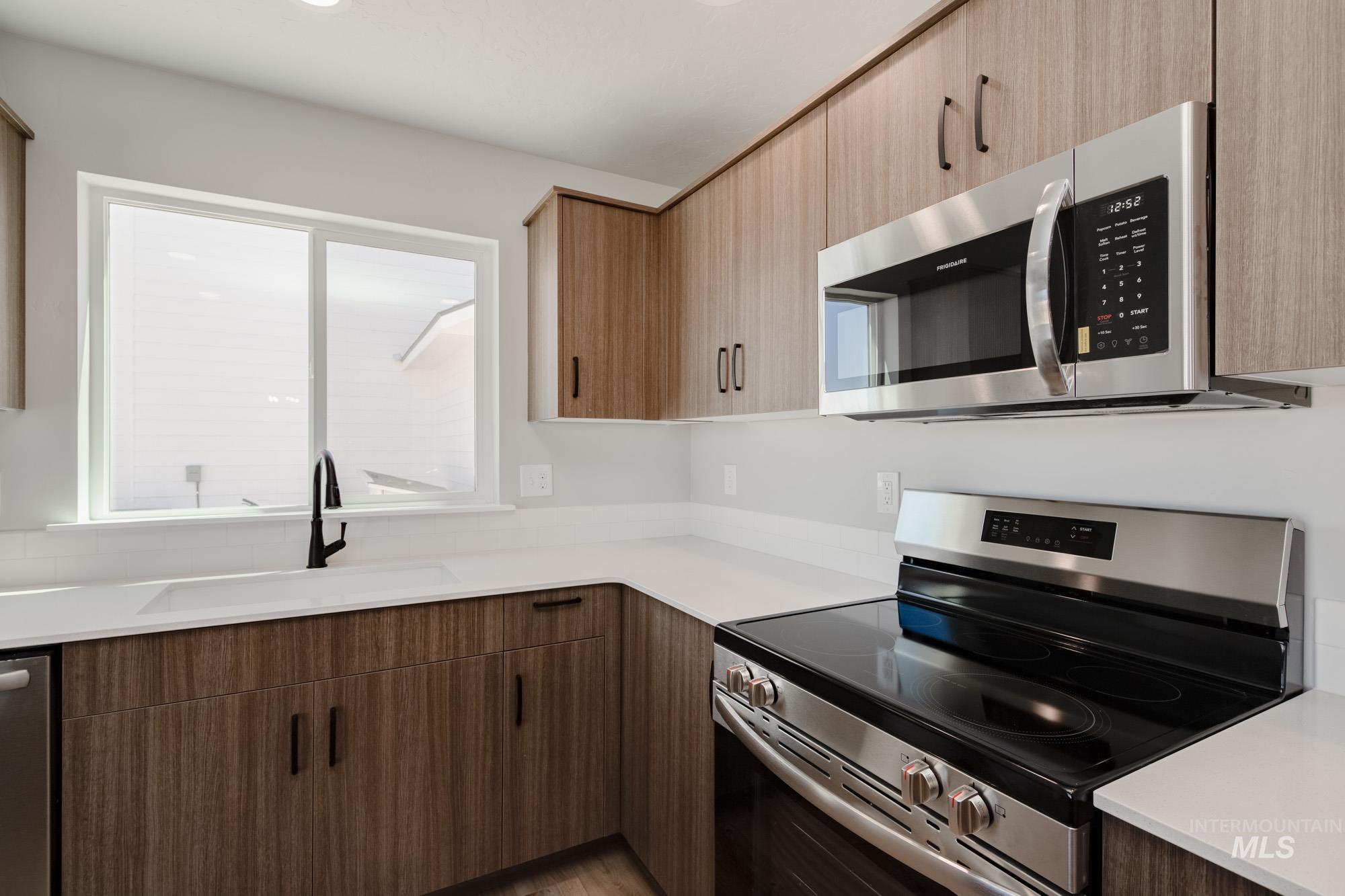 3472 W Morere Dr Property Photo 6