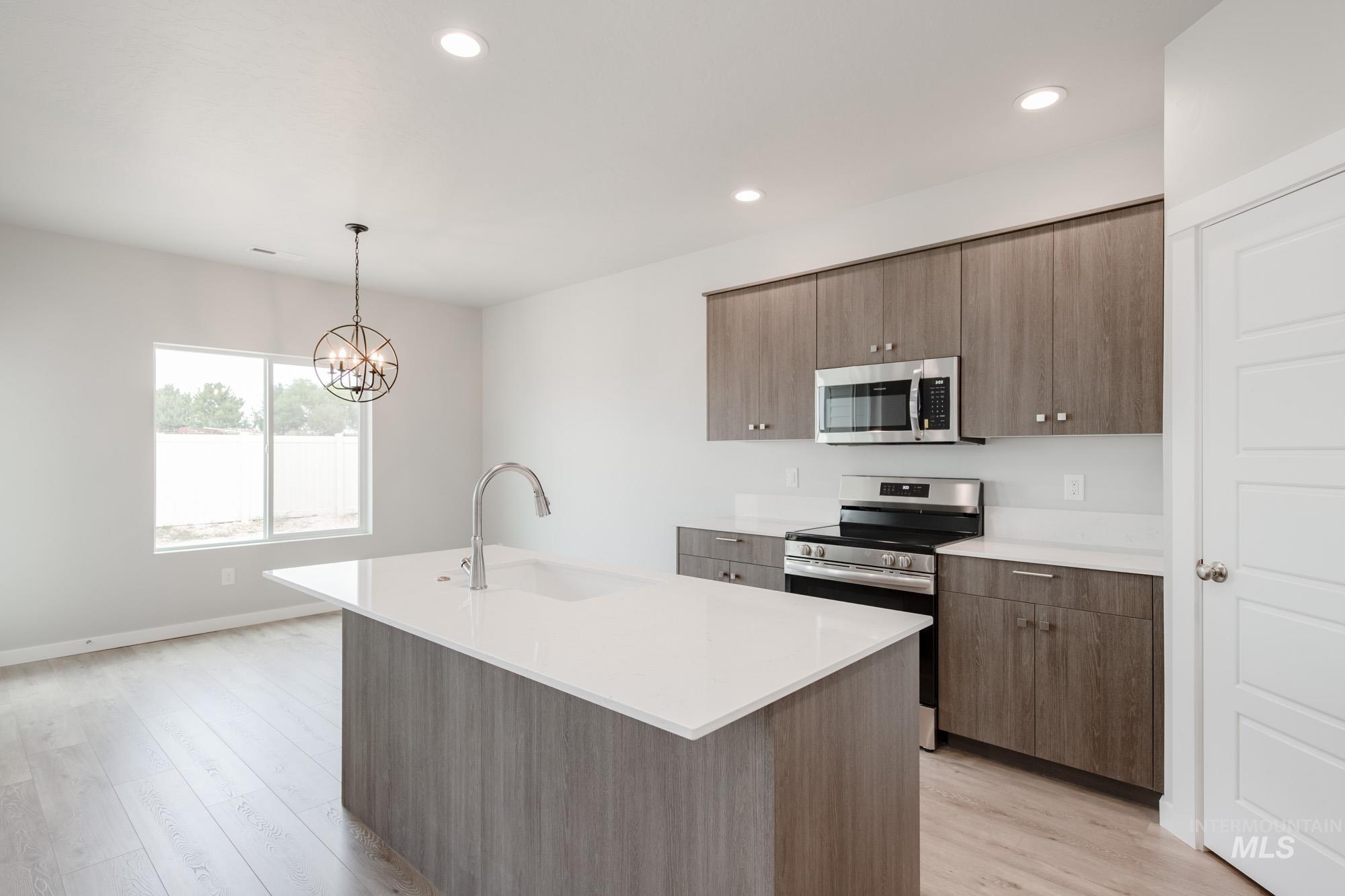 3440 W Morere Dr Property Photo 4