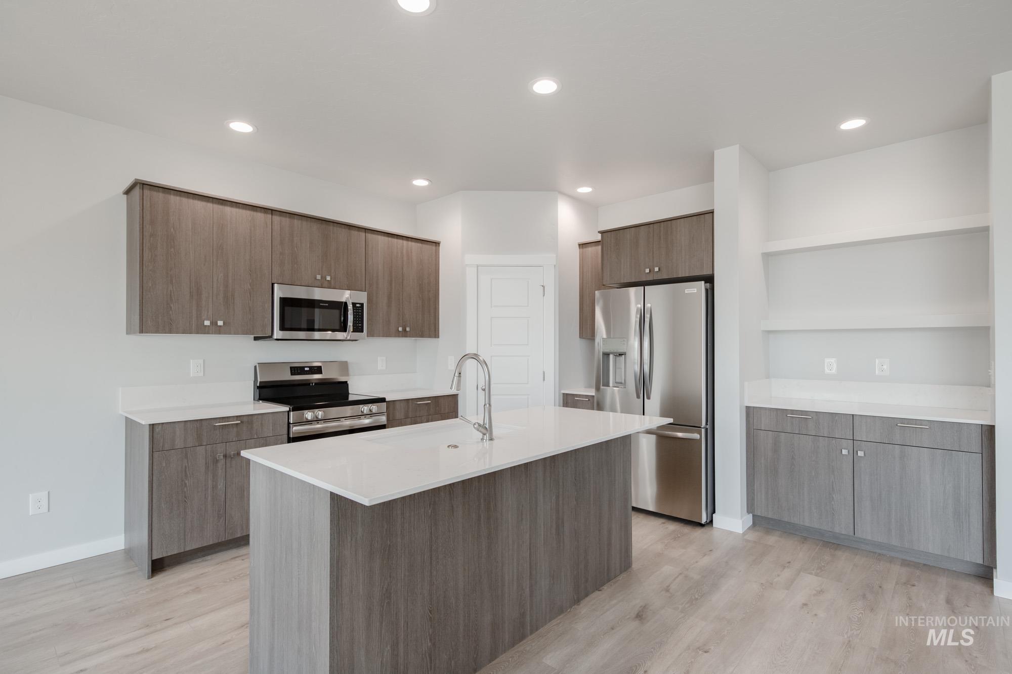 3440 W Morere Dr Property Photo 6