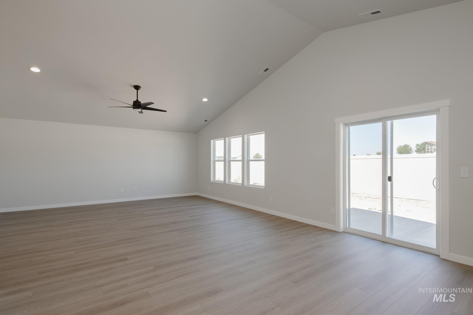 3424 W Morere Dr Property Photo 8