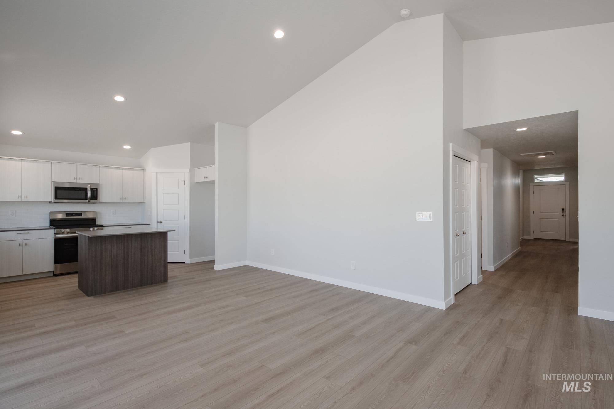 3424 W Morere Dr Property Photo 9