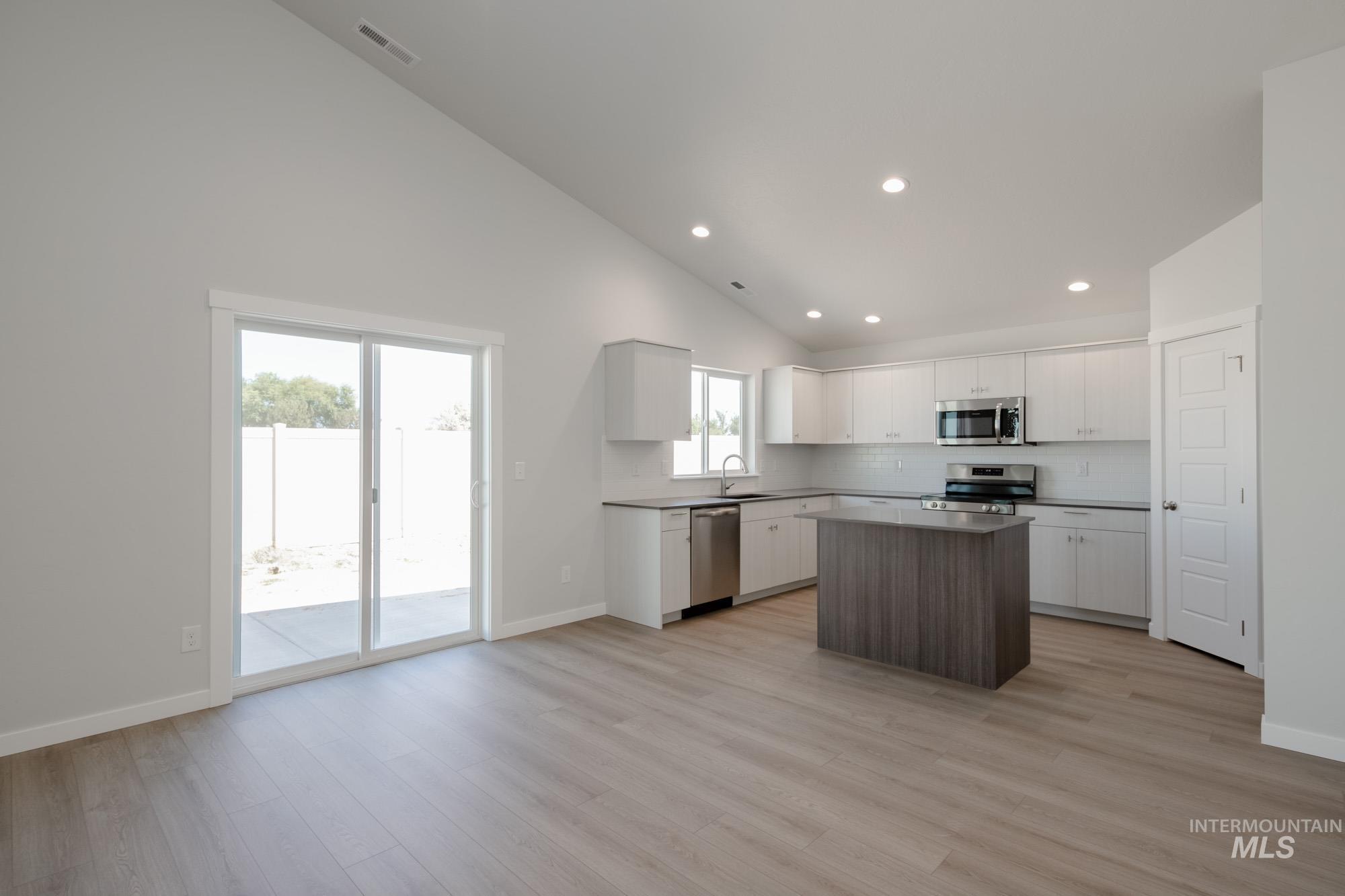 3424 W Morere Dr Property Photo 10