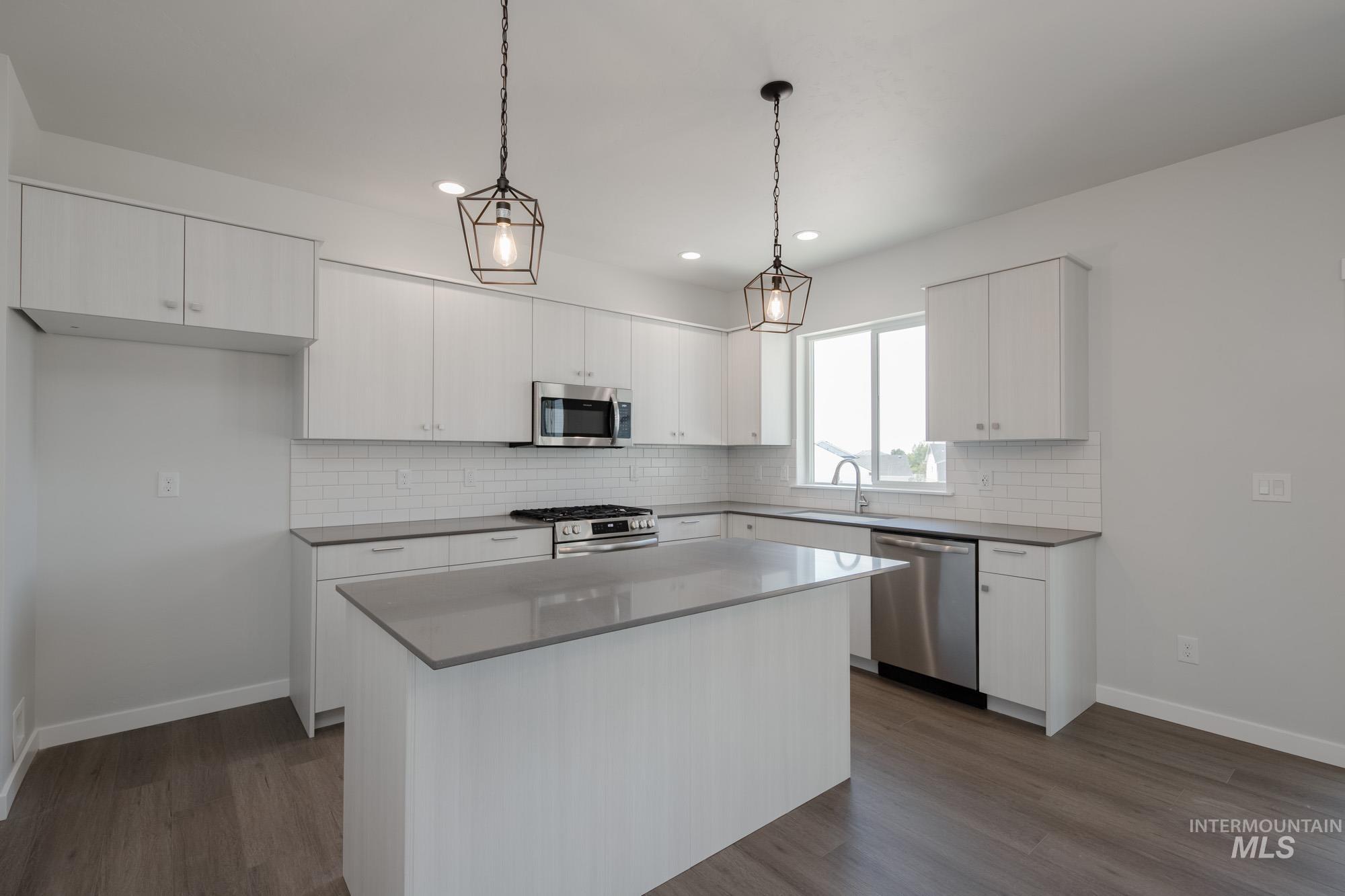 6447 S Sunfish Way Property Photo 4