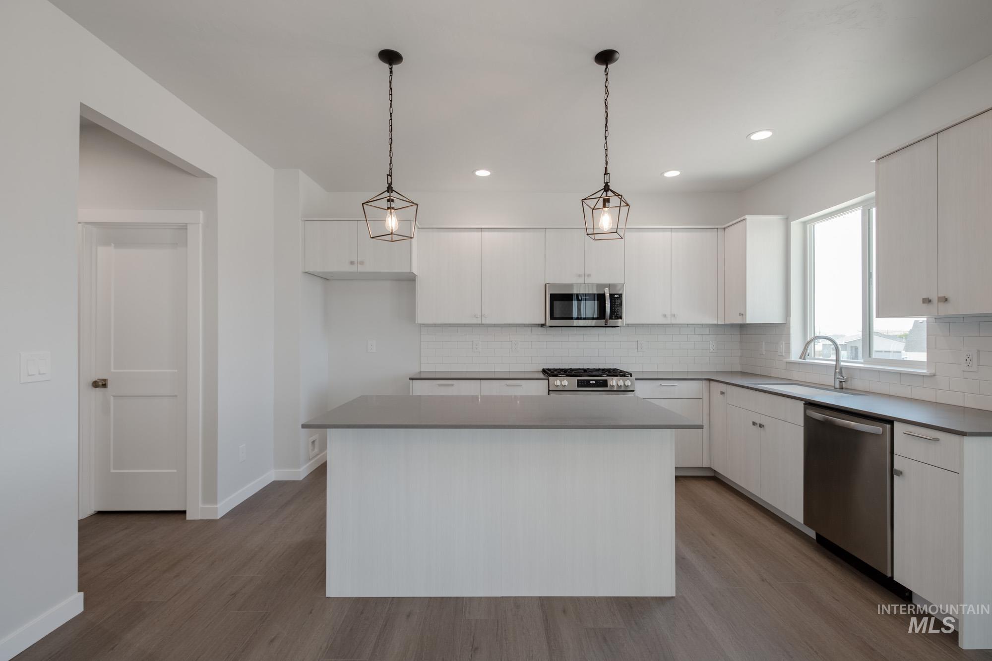 6447 S Sunfish Way Property Photo 5