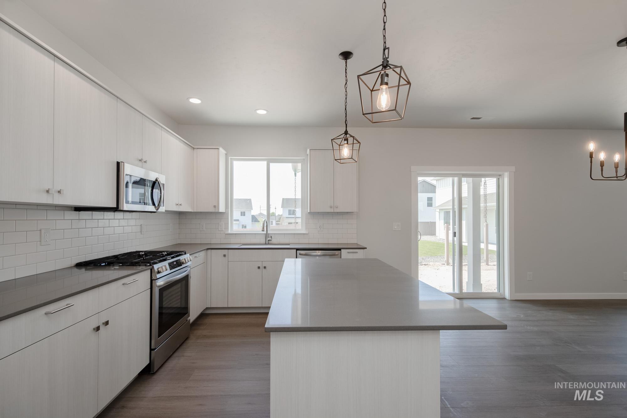 6447 S Sunfish Way Property Photo 6