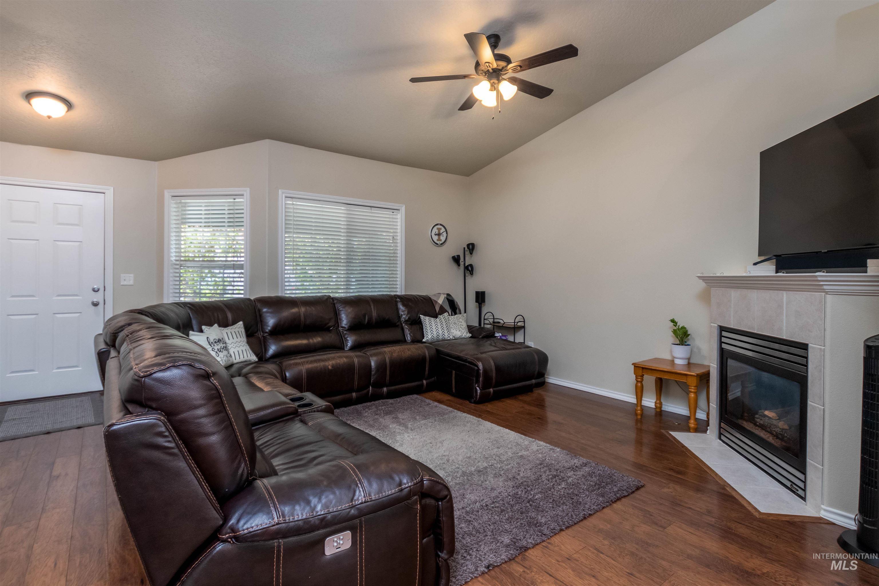 485 N Nebula Property Photo 5