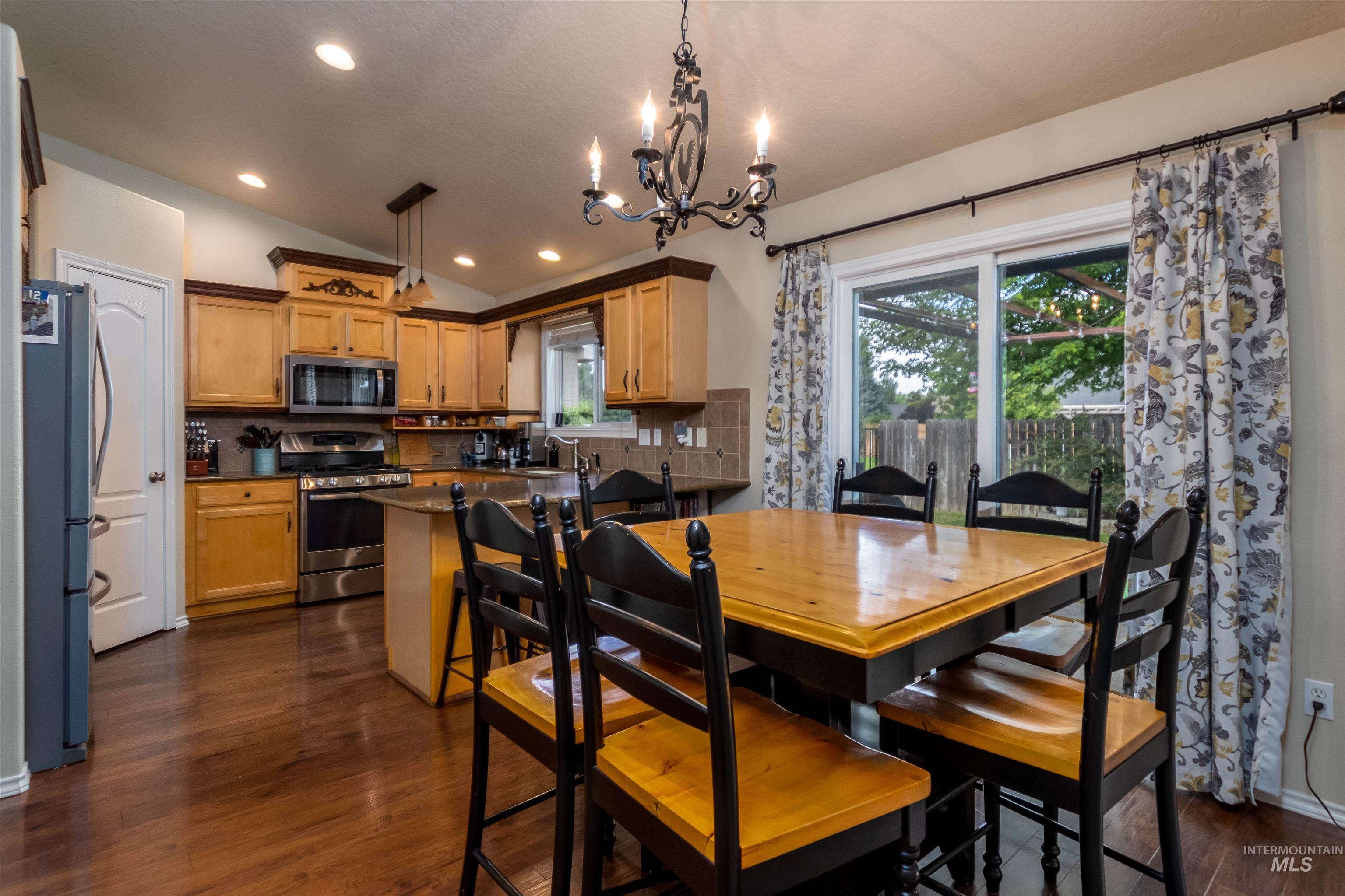 485 N Nebula Property Photo 6